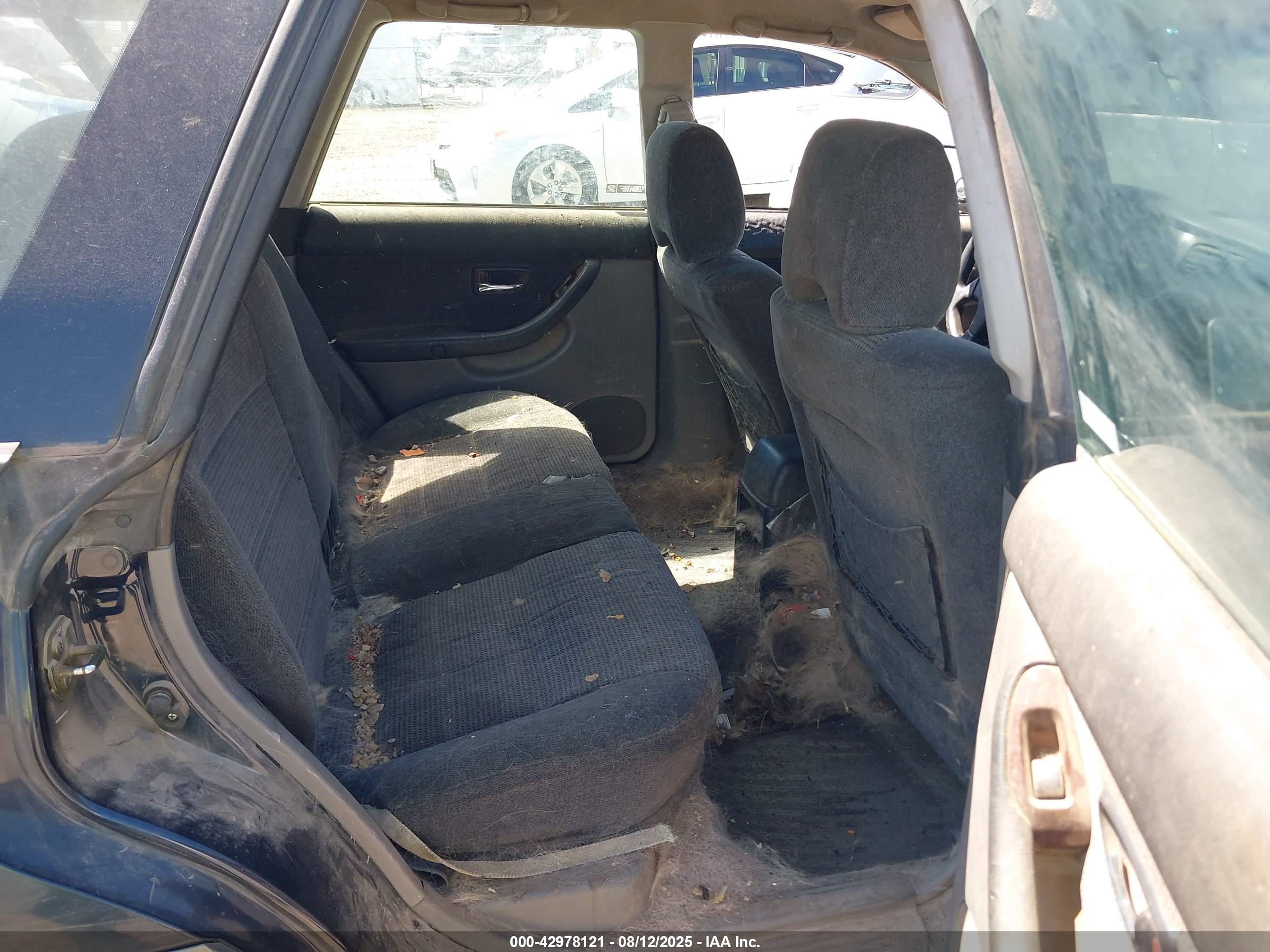 SUBARU OUTBACK image 8