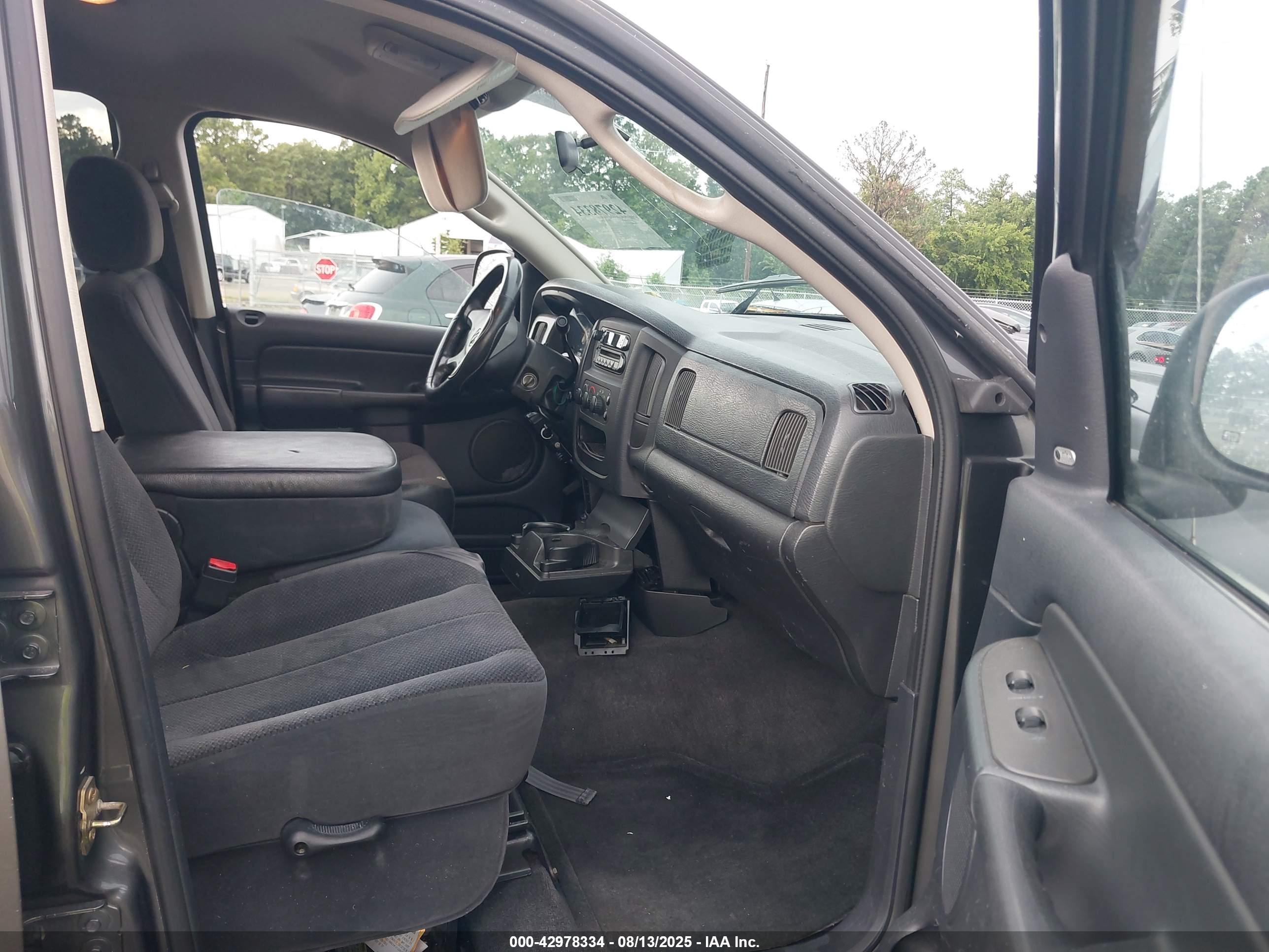 DODGE RAM image 5