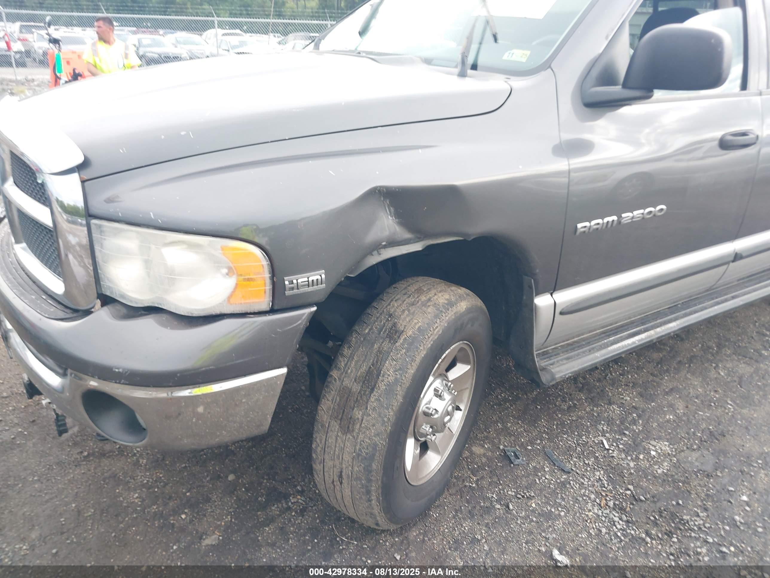 DODGE RAM image 6