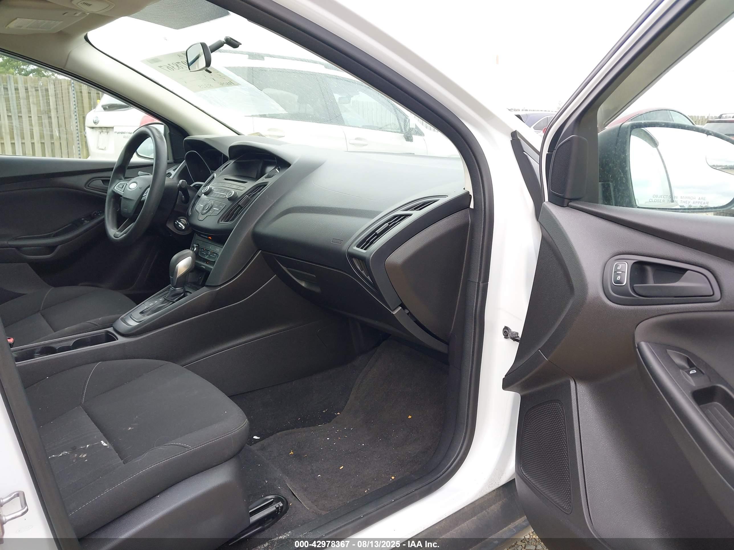 FORD FOCUS image 5