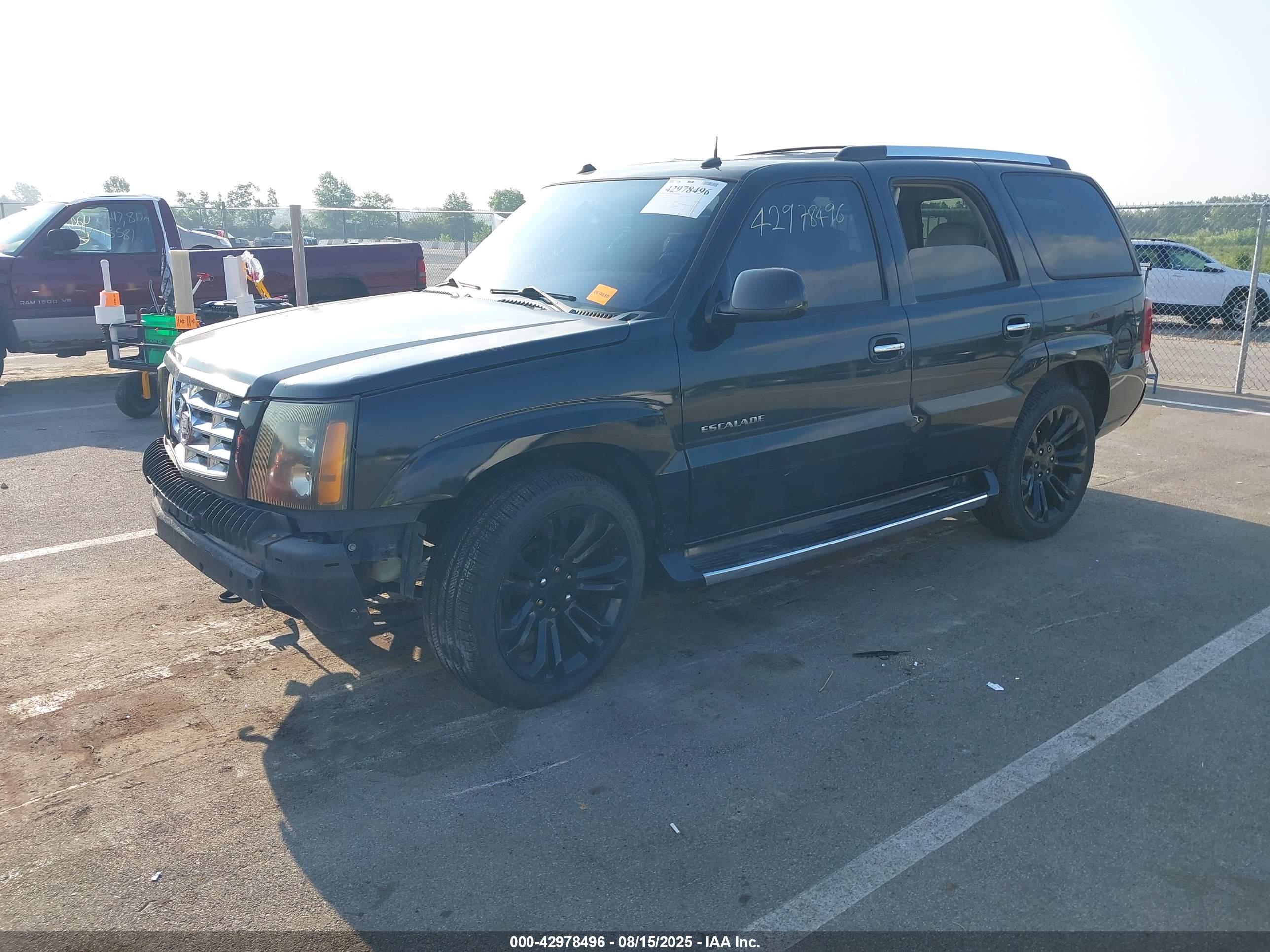 CADILLAC ESCALADE image 2