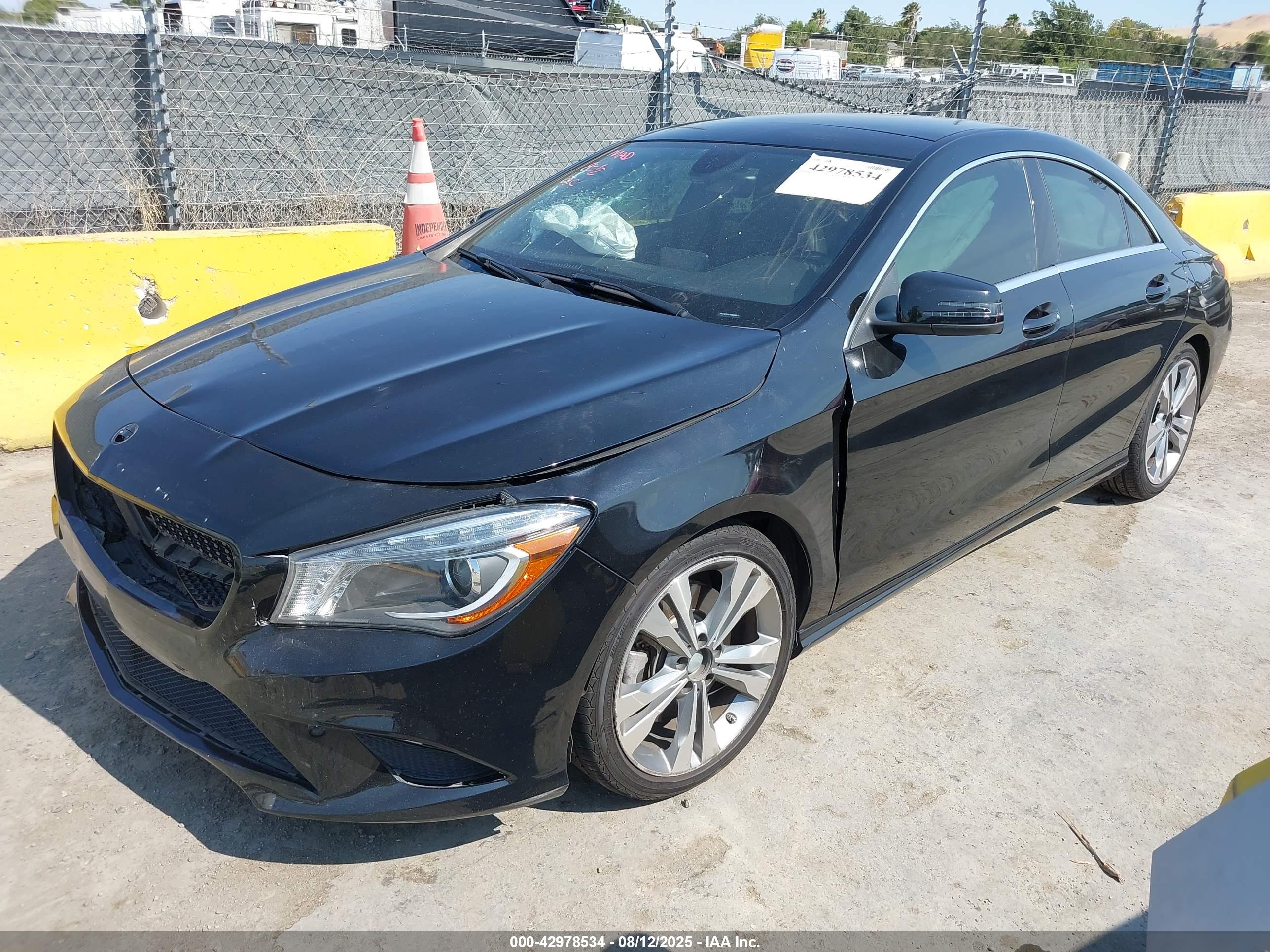 MERCEDES-BENZ CLA image 2