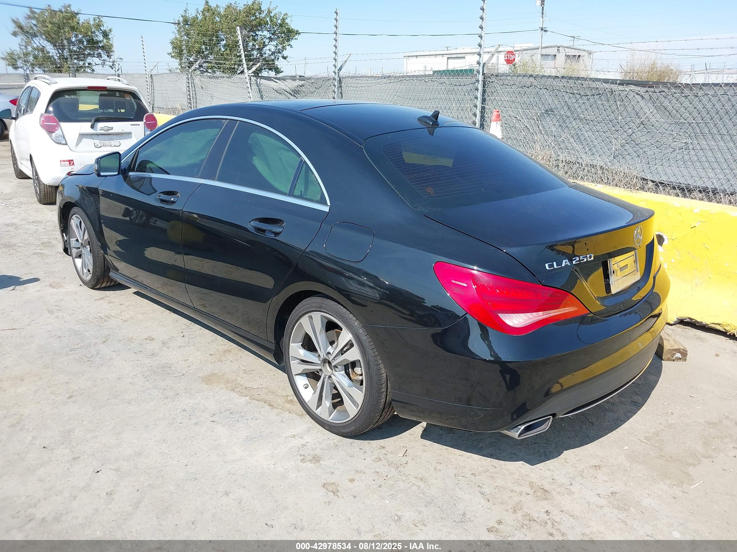 MERCEDES-BENZ CLA image 3