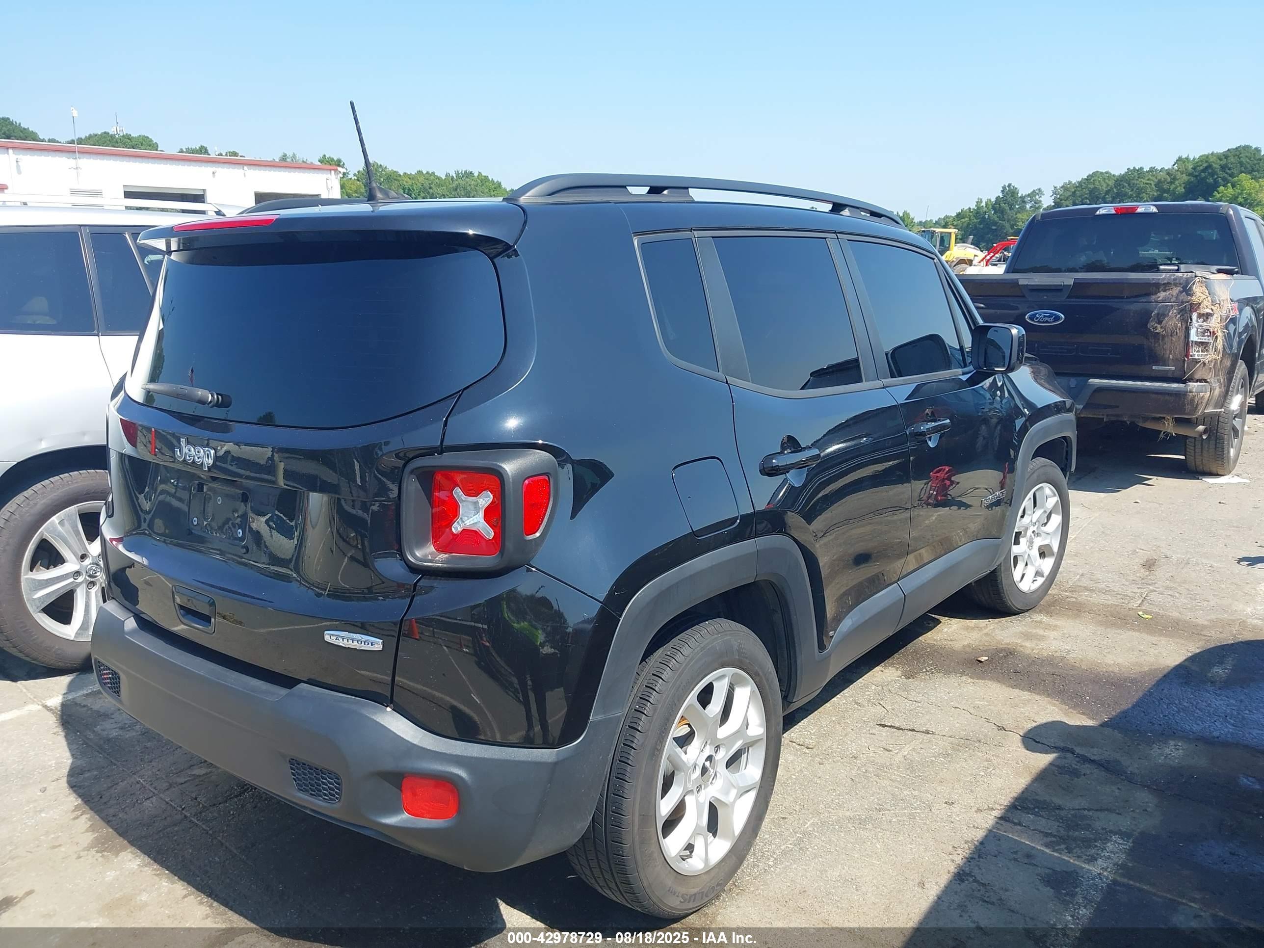 JEEP RENEGADE image 4