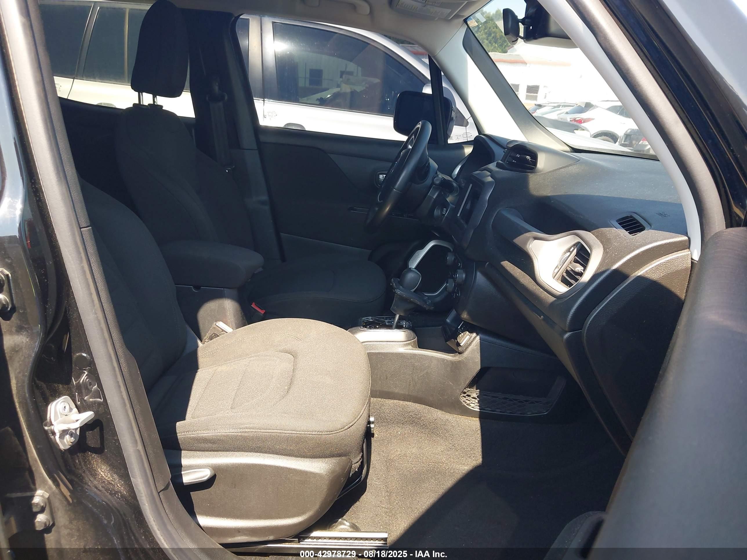JEEP RENEGADE image 5