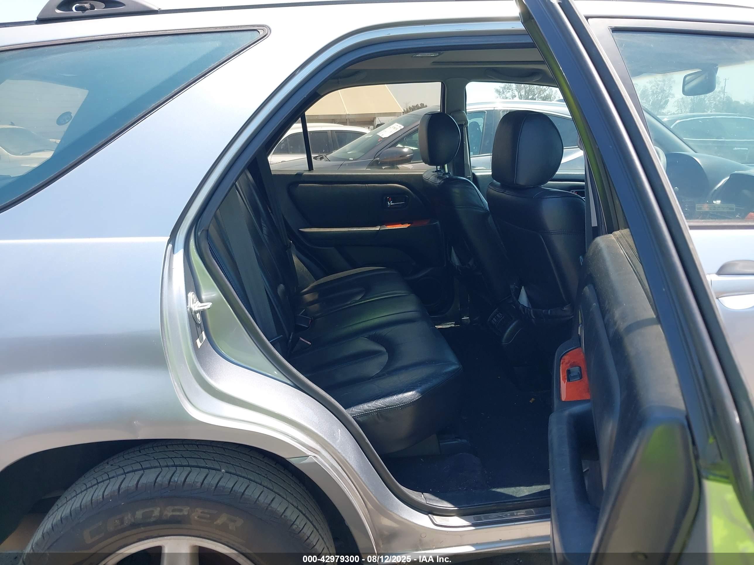 LEXUS RX image 8