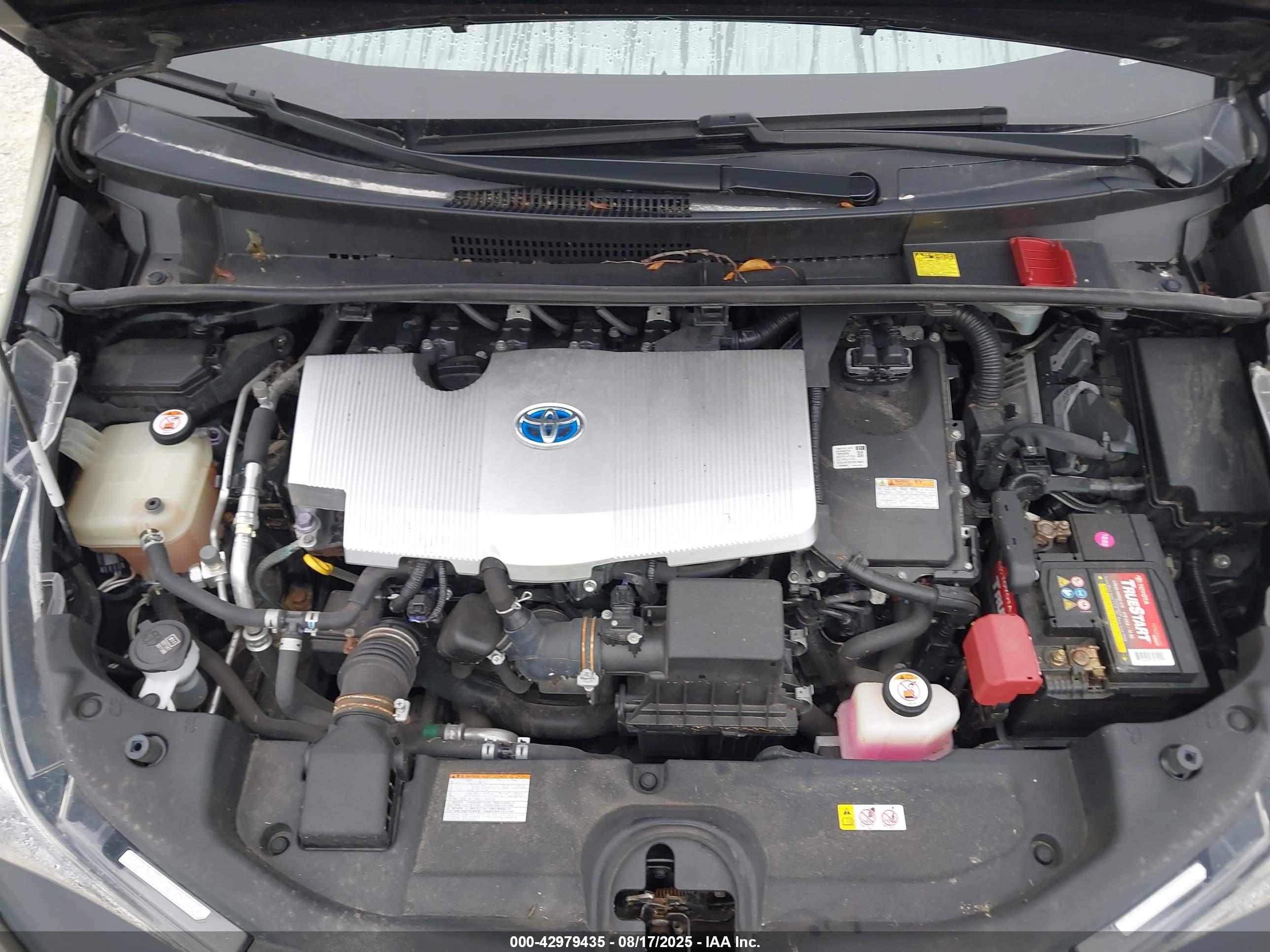 TOYOTA PRIUS image 10