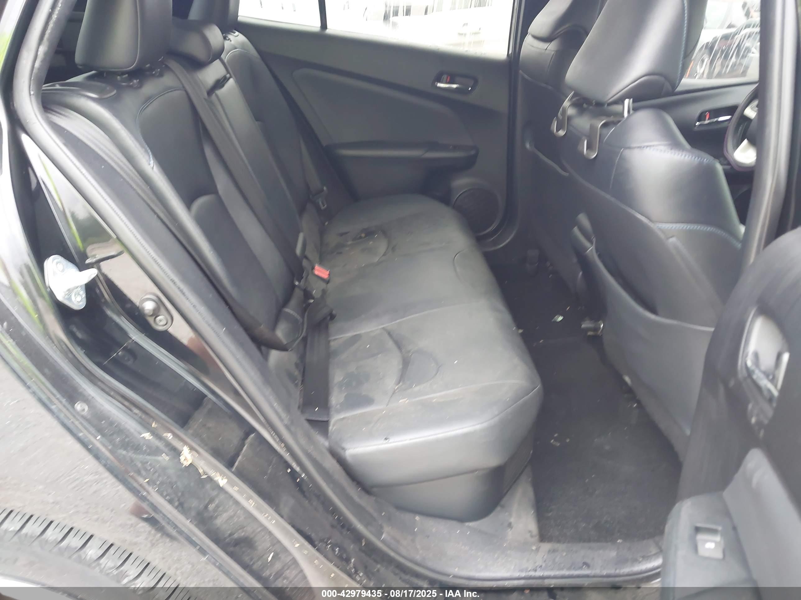 TOYOTA PRIUS image 8