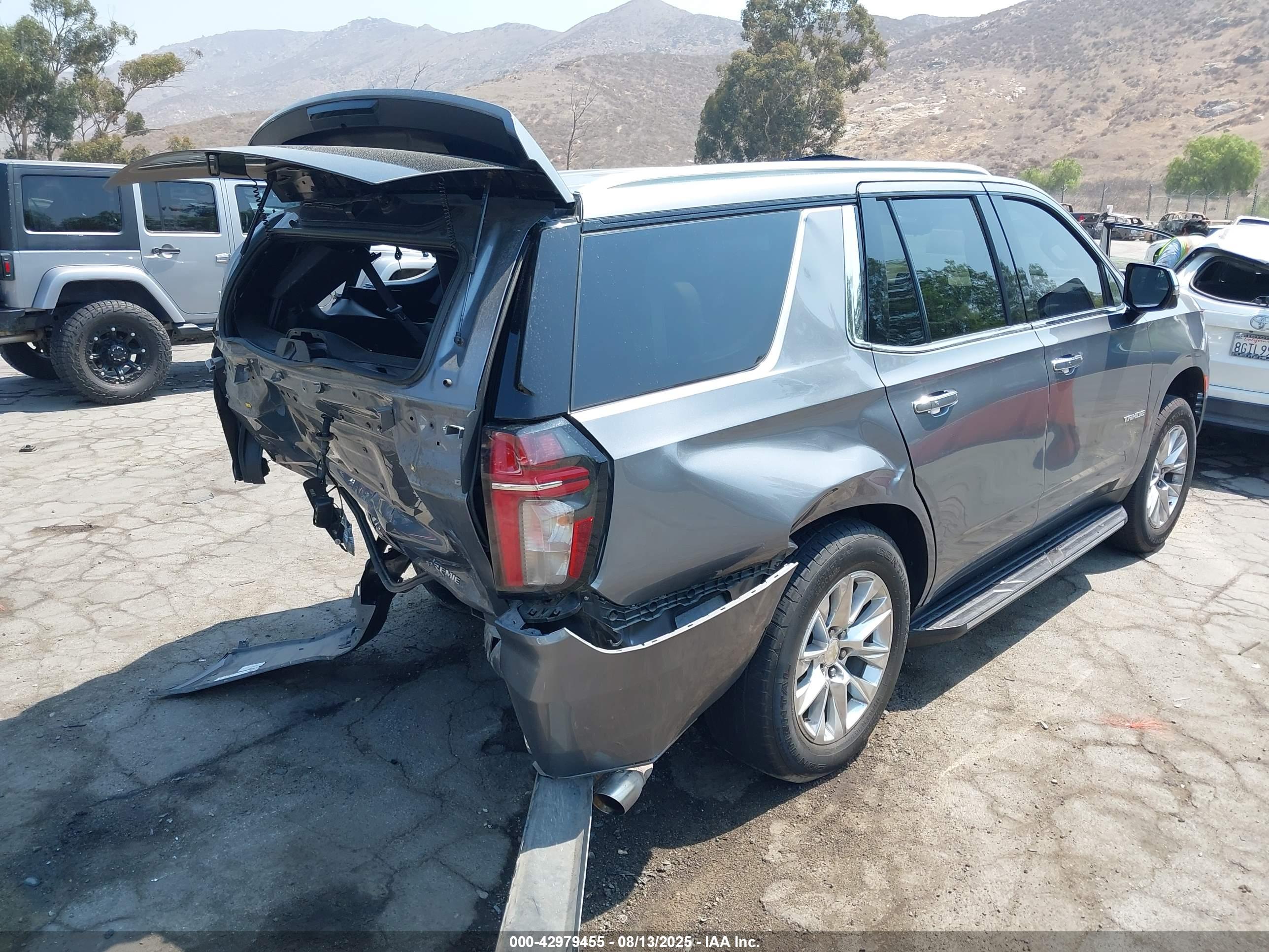 CHEVROLET TAHOE image 4