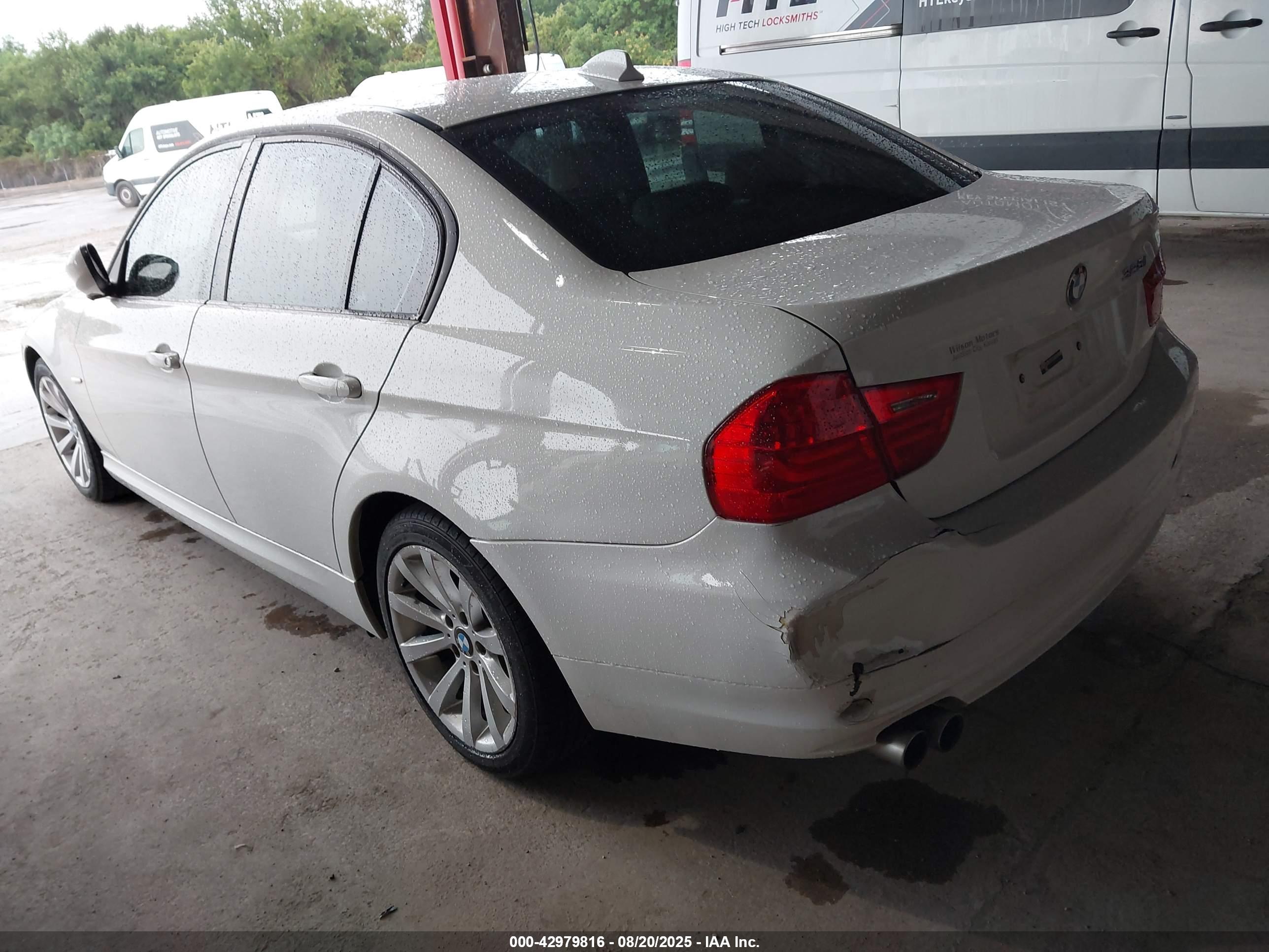 BMW 328I image 3