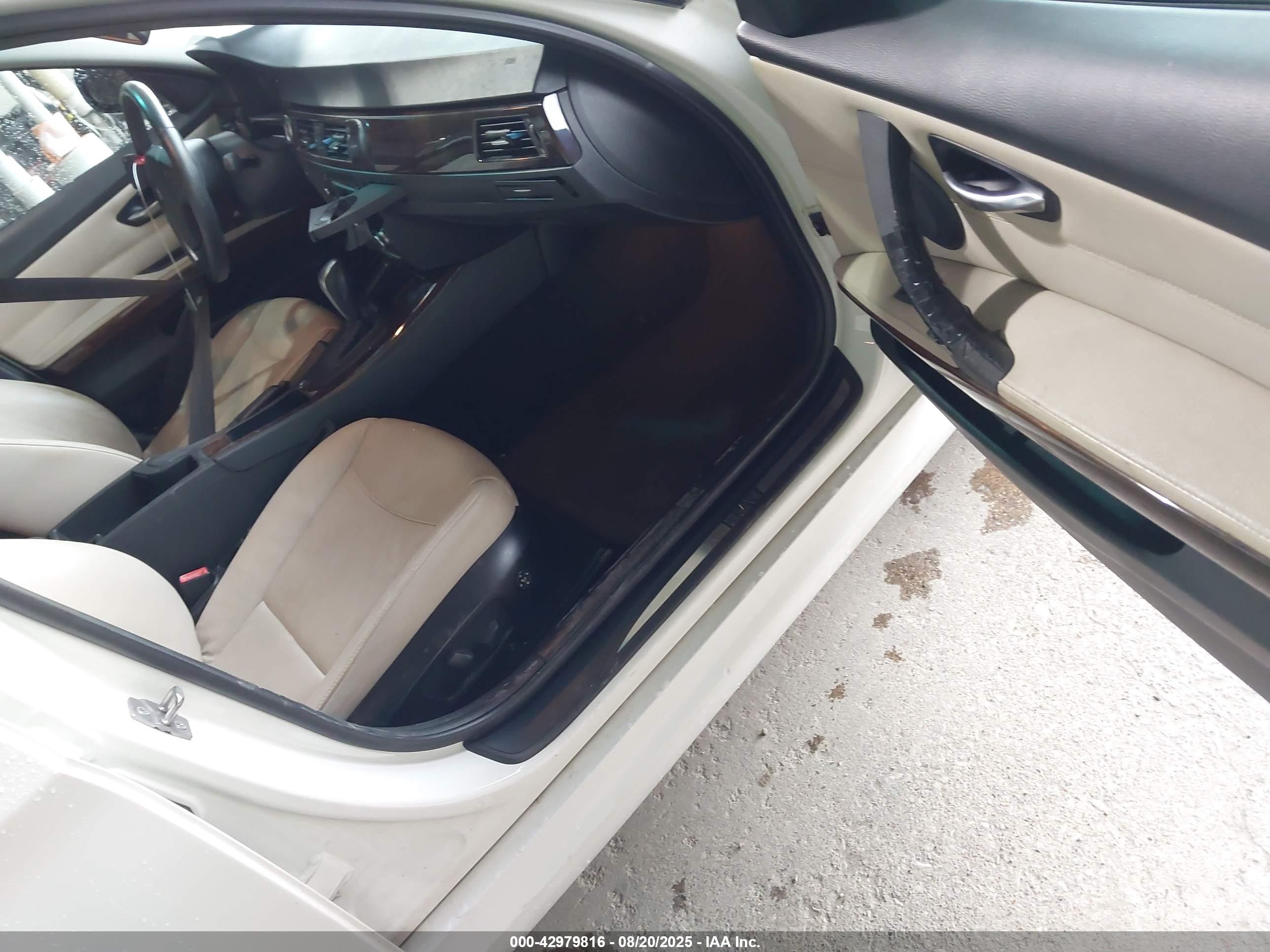 BMW 328I image 5