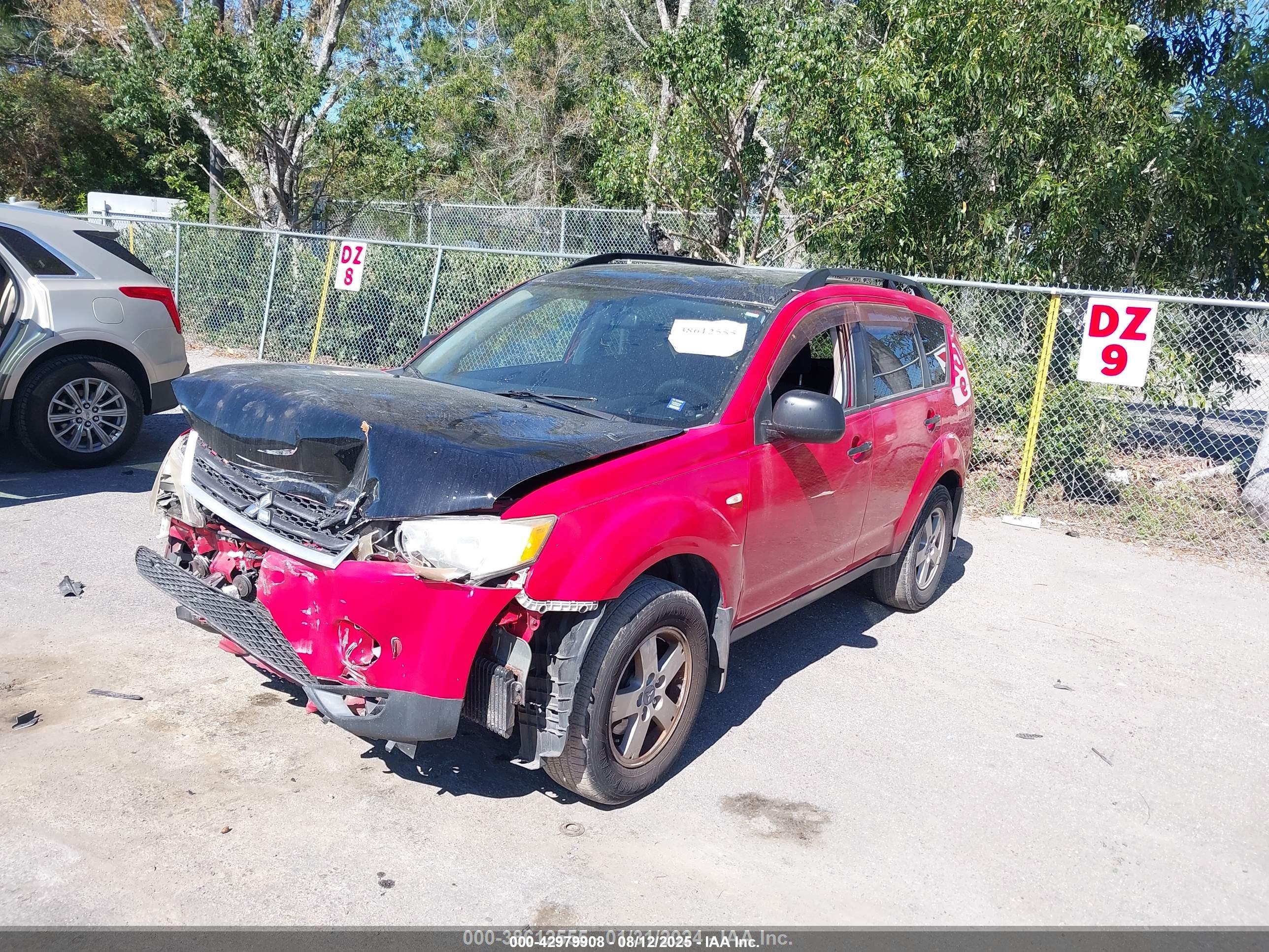 MITSUBISHI OUTLANDER image 2