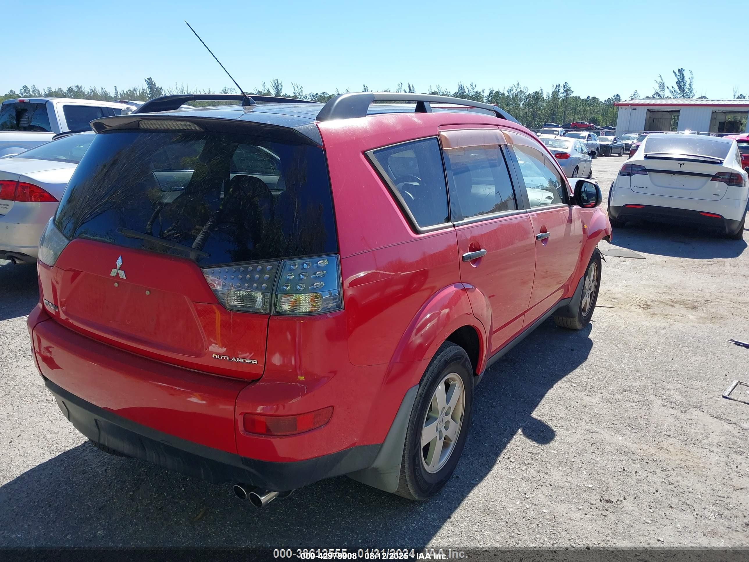 MITSUBISHI OUTLANDER image 4