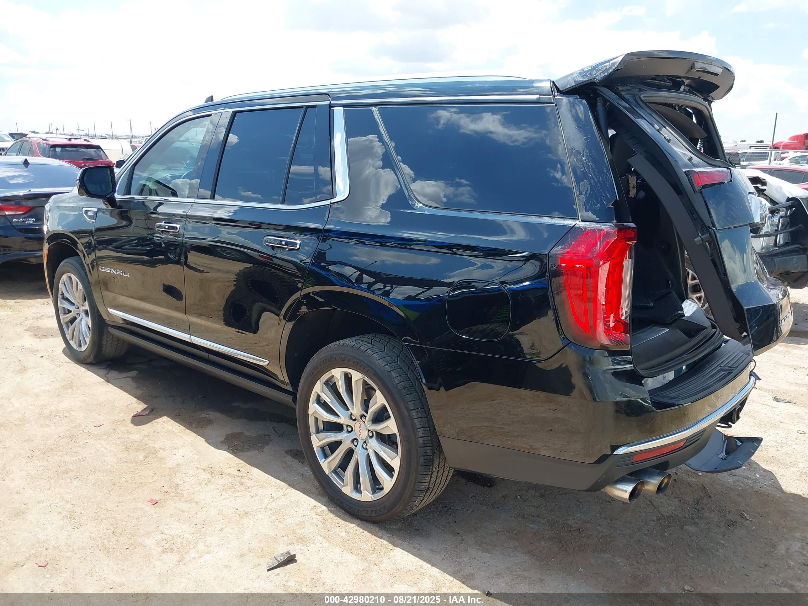 GMC YUKON image 3