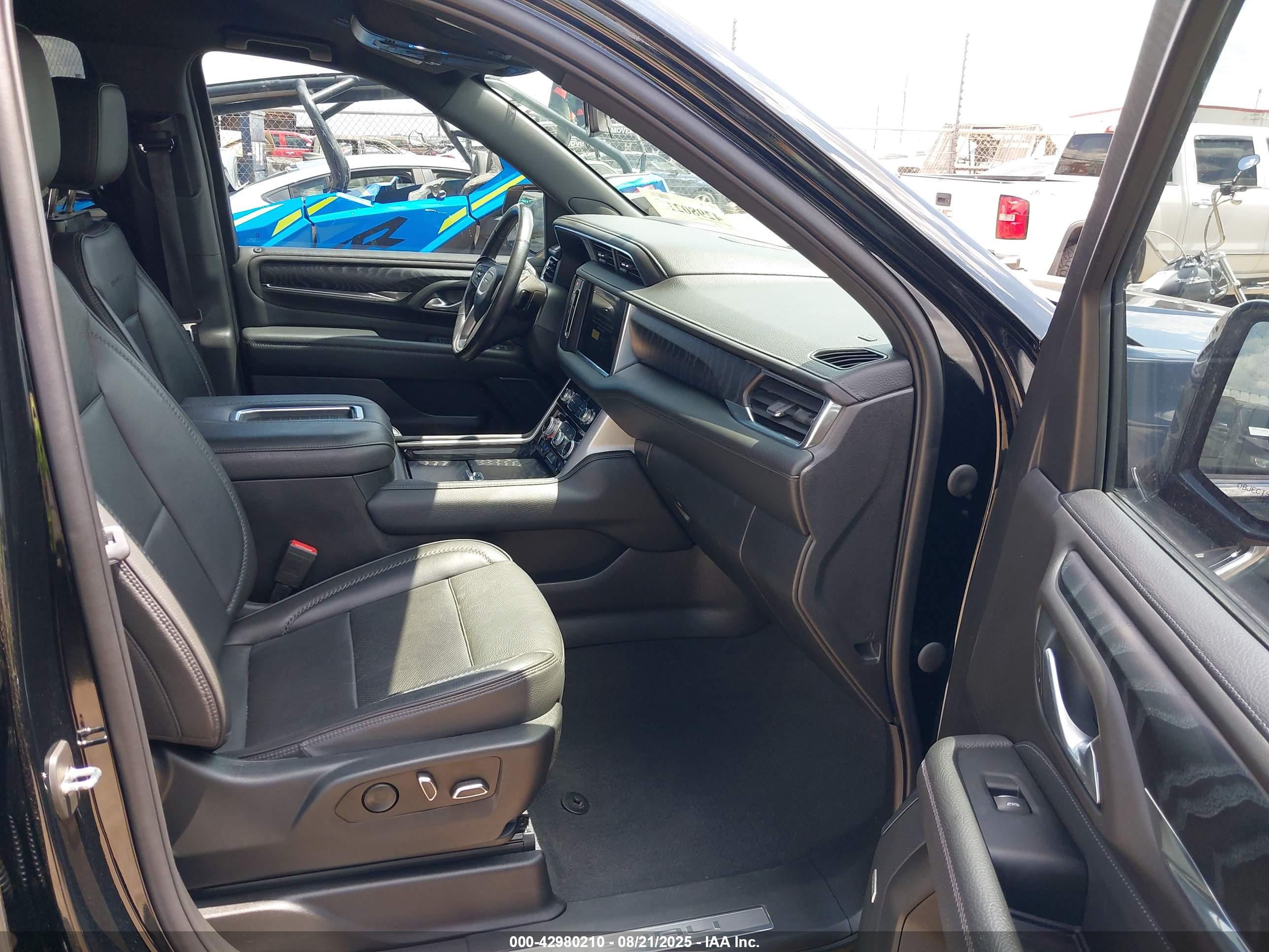 GMC YUKON image 5