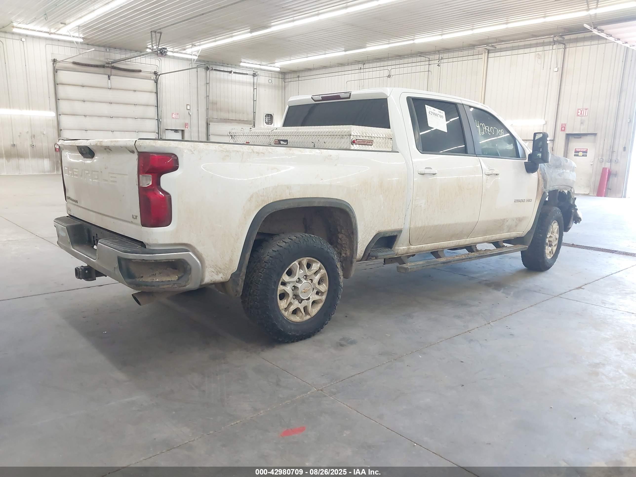 CHEVROLET SILVERADO image 4