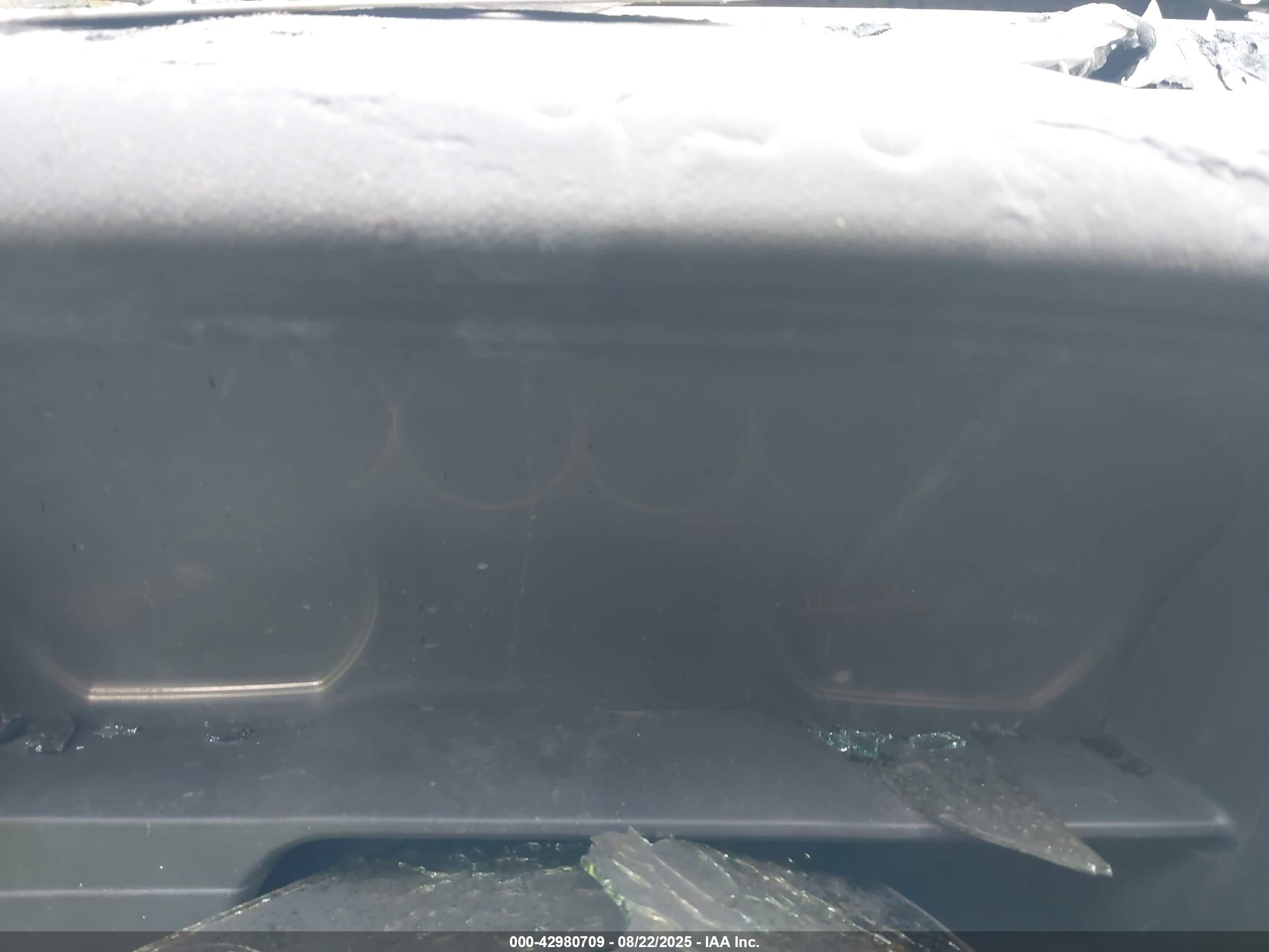 CHEVROLET SILVERADO image 7