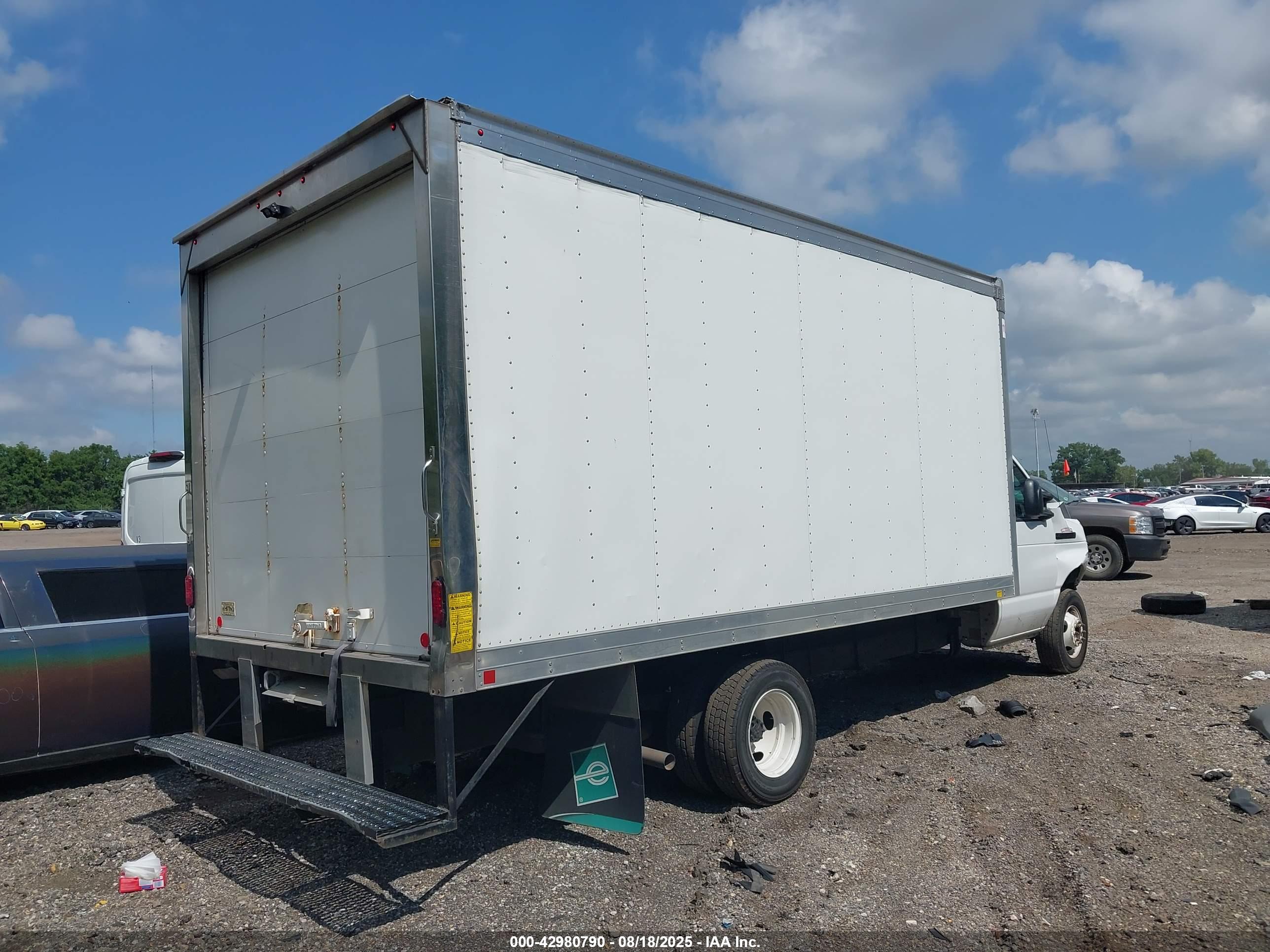 FORD E-350 image 4