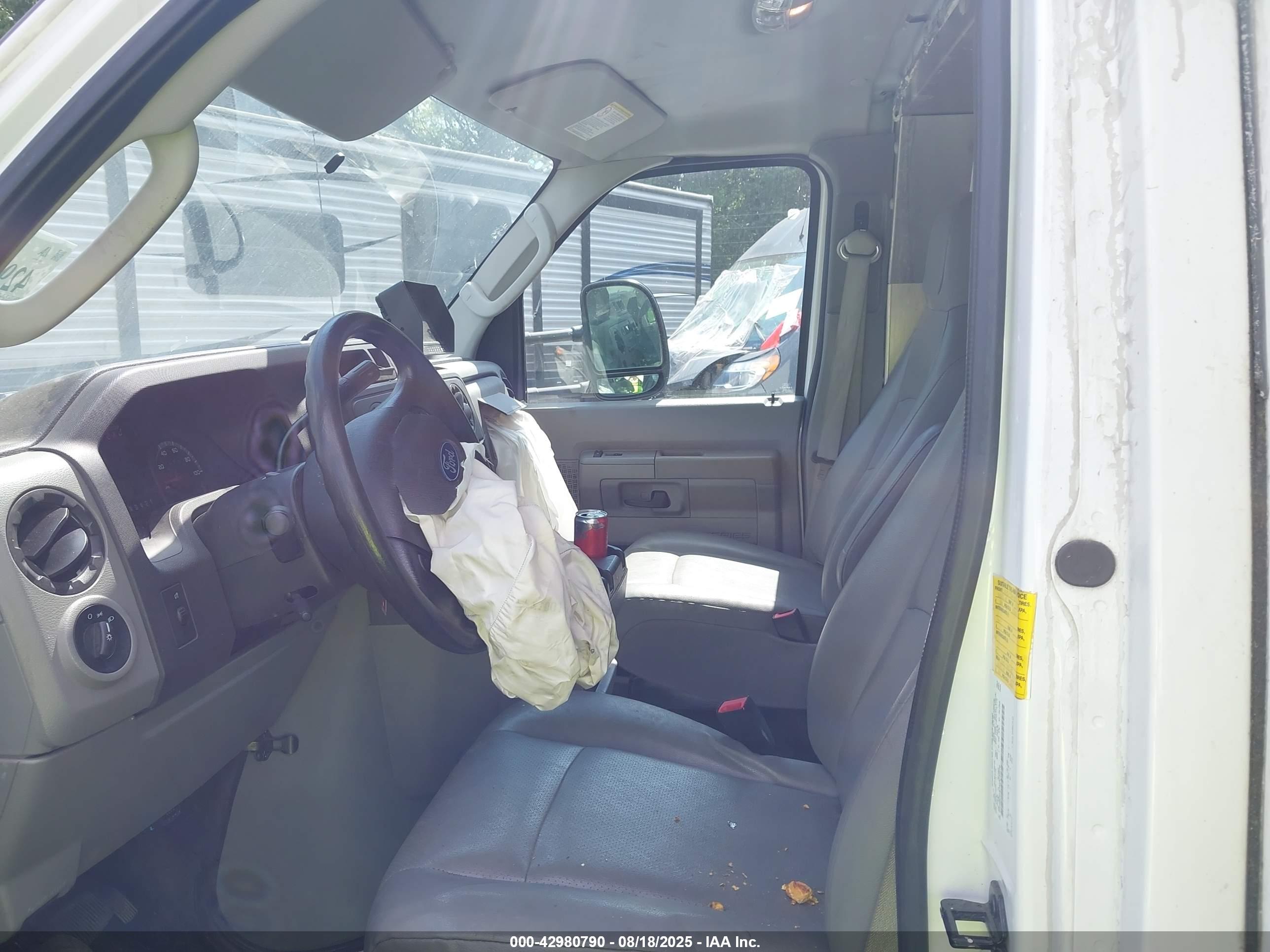 FORD E-350 image 7