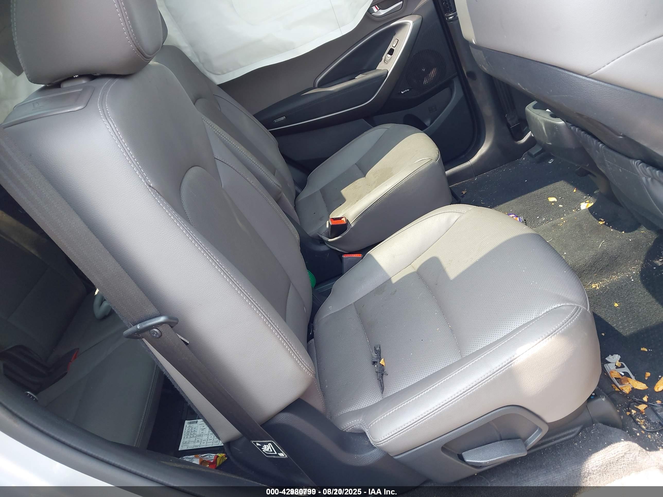 HYUNDAI SANTA image 8