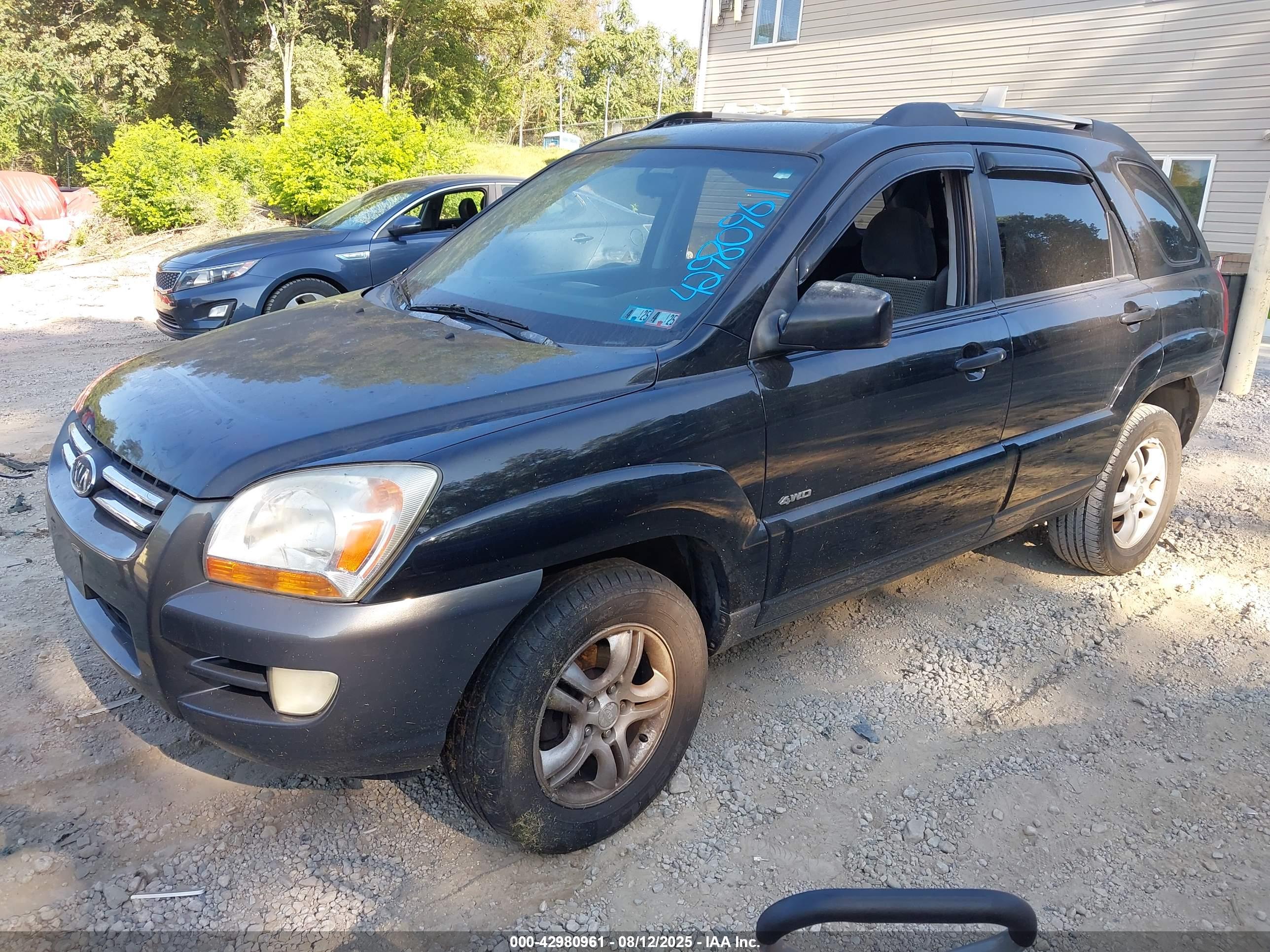 KIA SPORTAGE image 2
