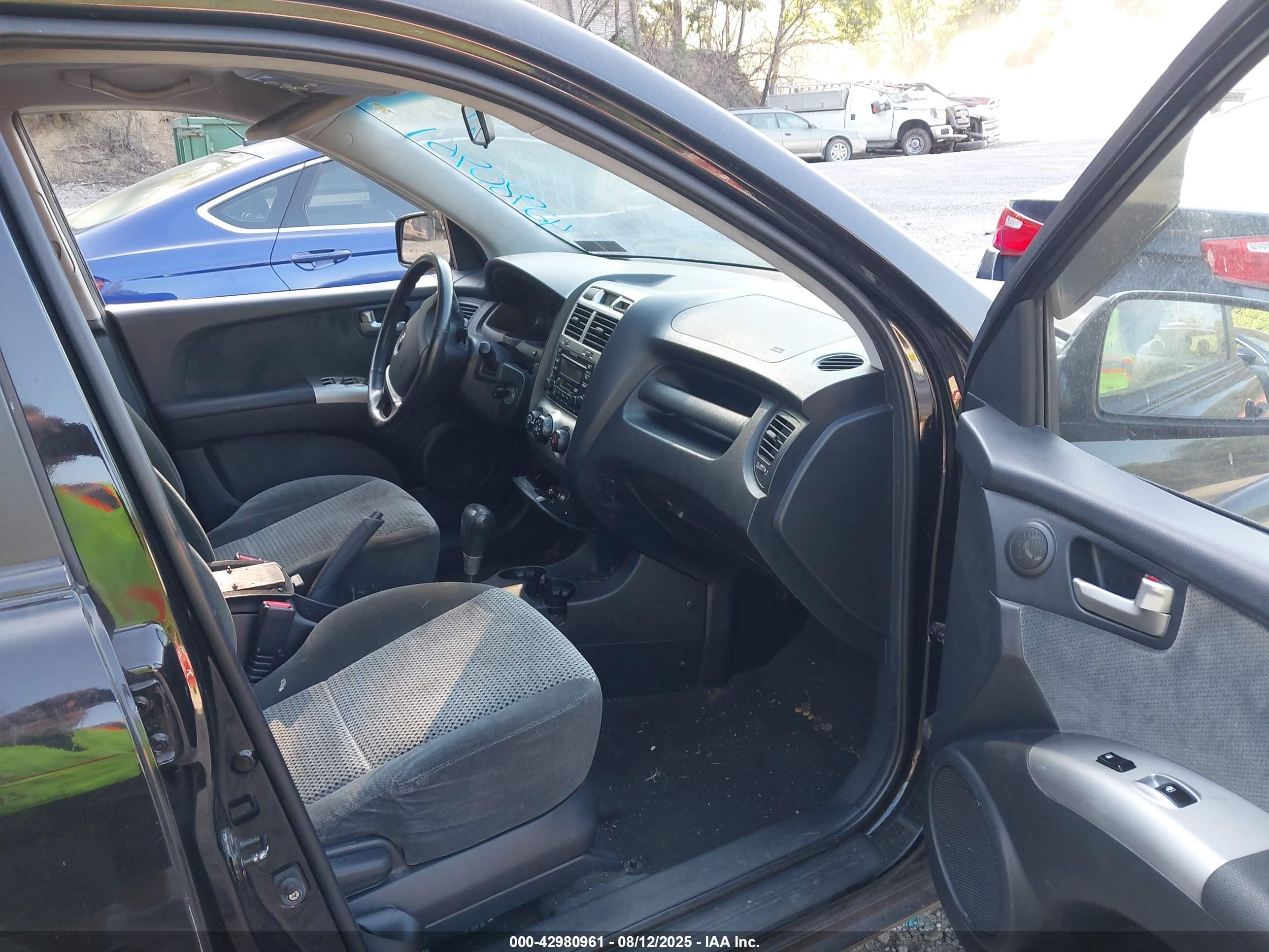 KIA SPORTAGE image 5