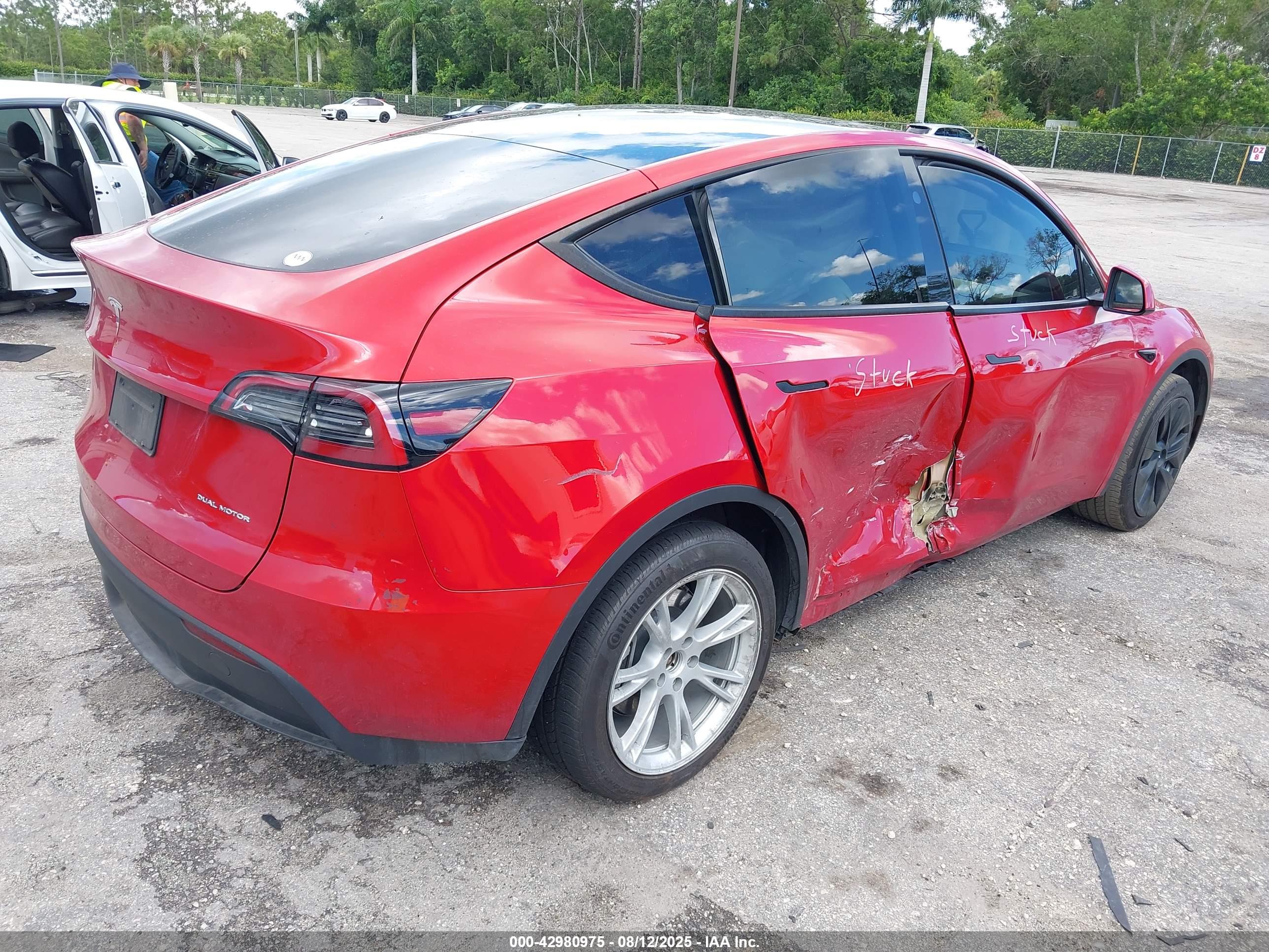 TESLA MODEL image 4