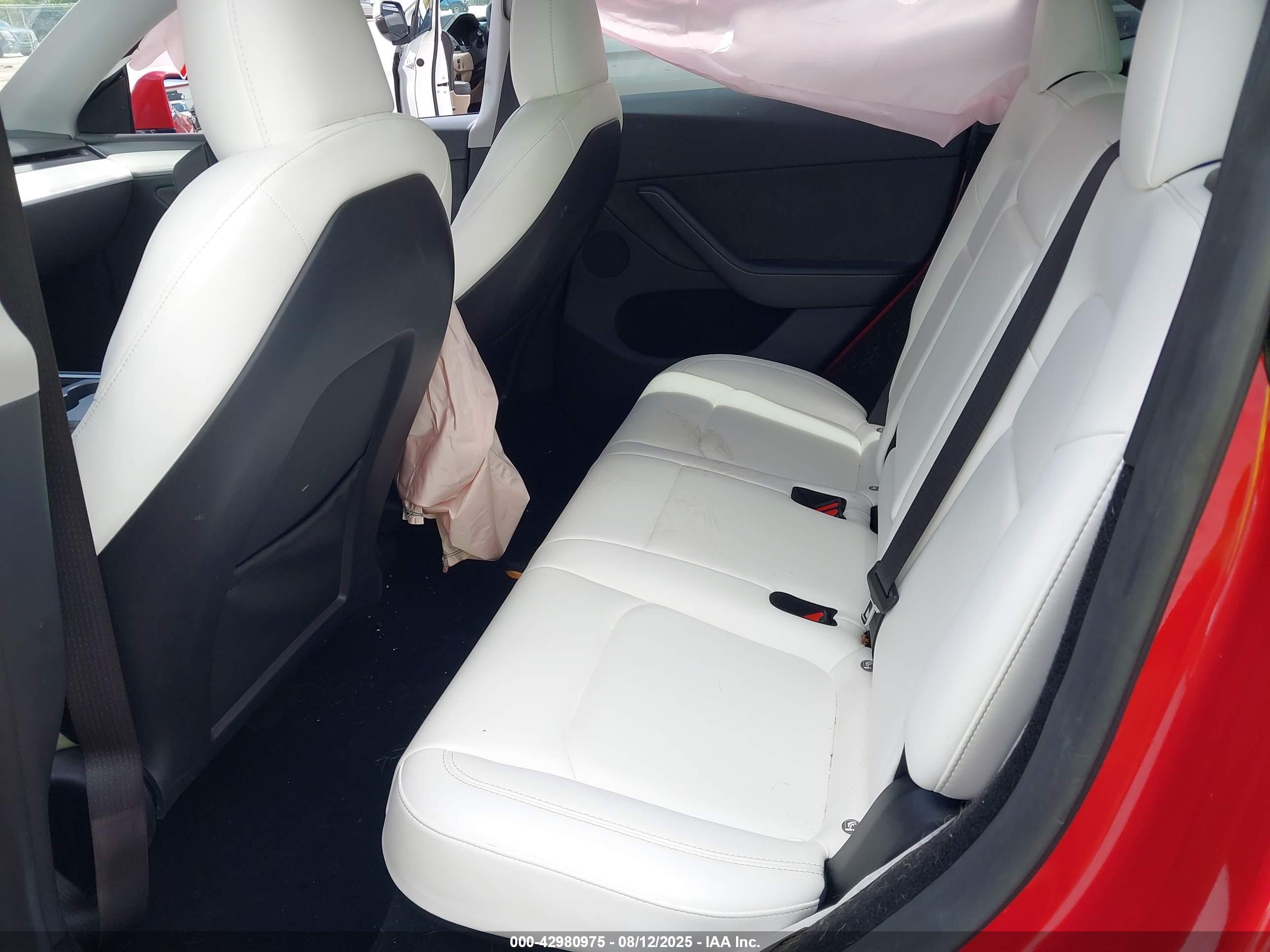 TESLA MODEL image 8
