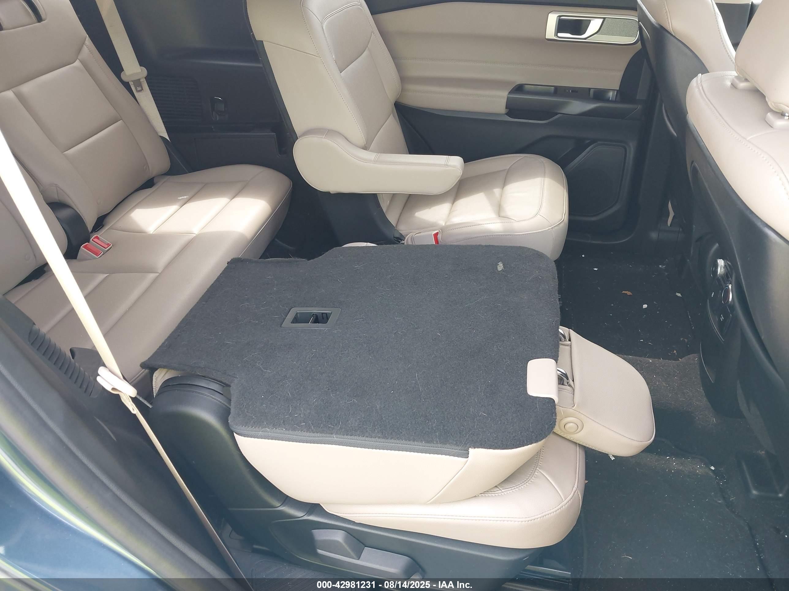 FORD EXPLORER image 8