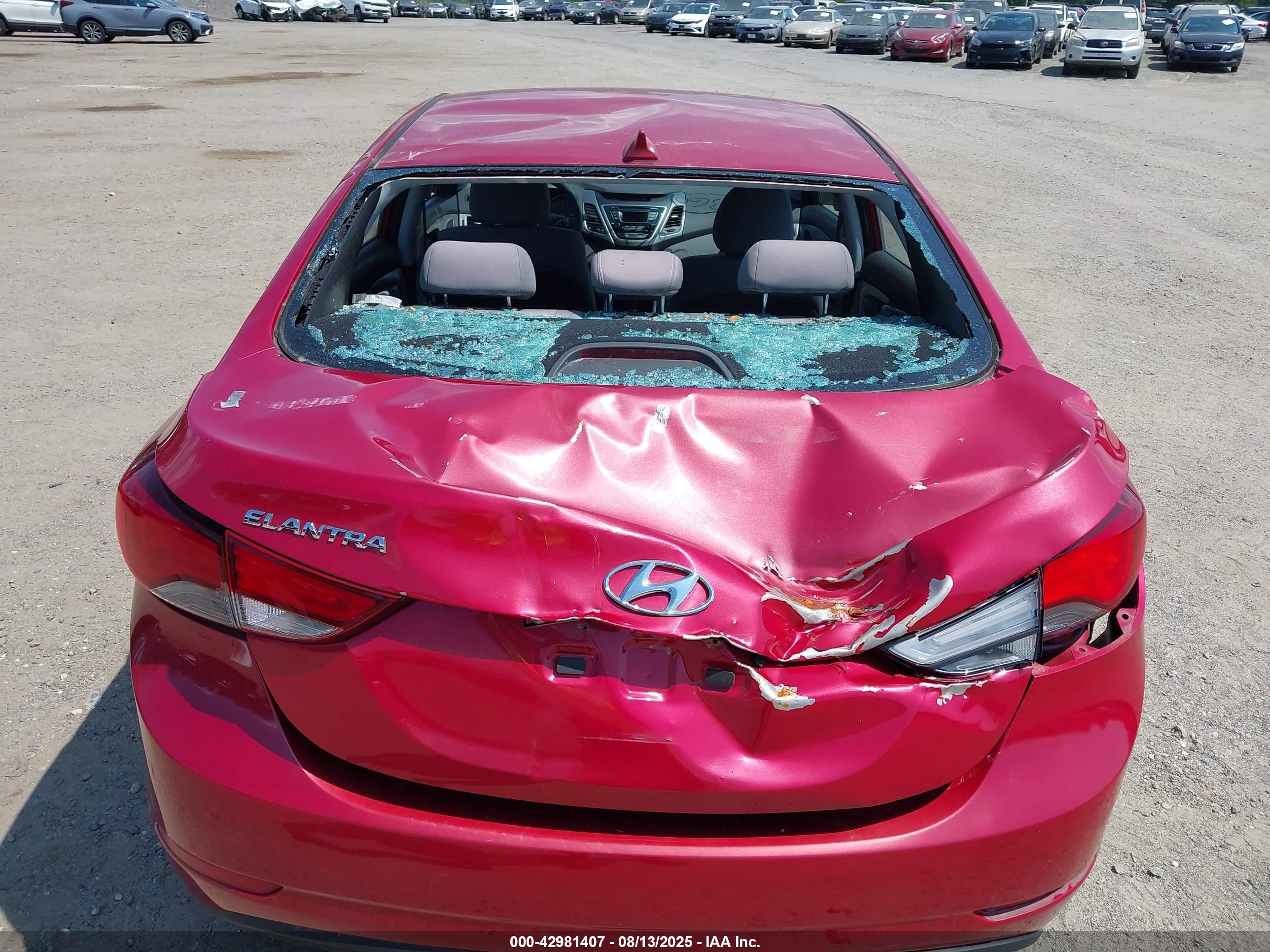 HYUNDAI ELANTRA image 6