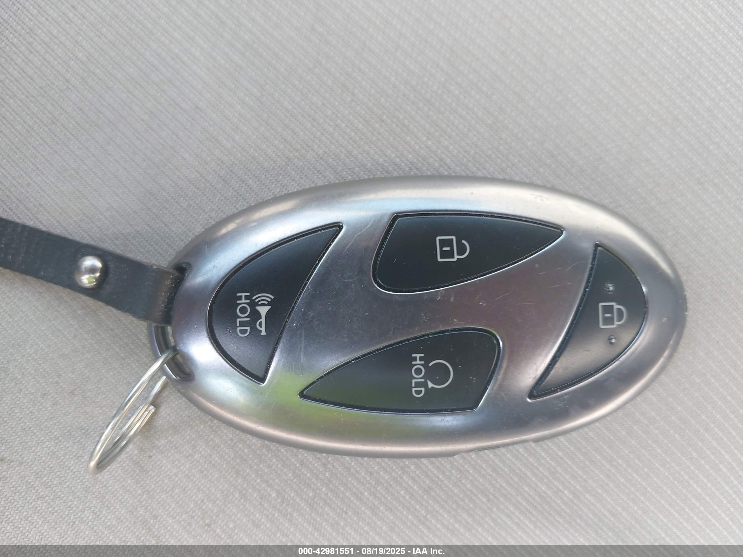 HYUNDAI TUCSON image 11