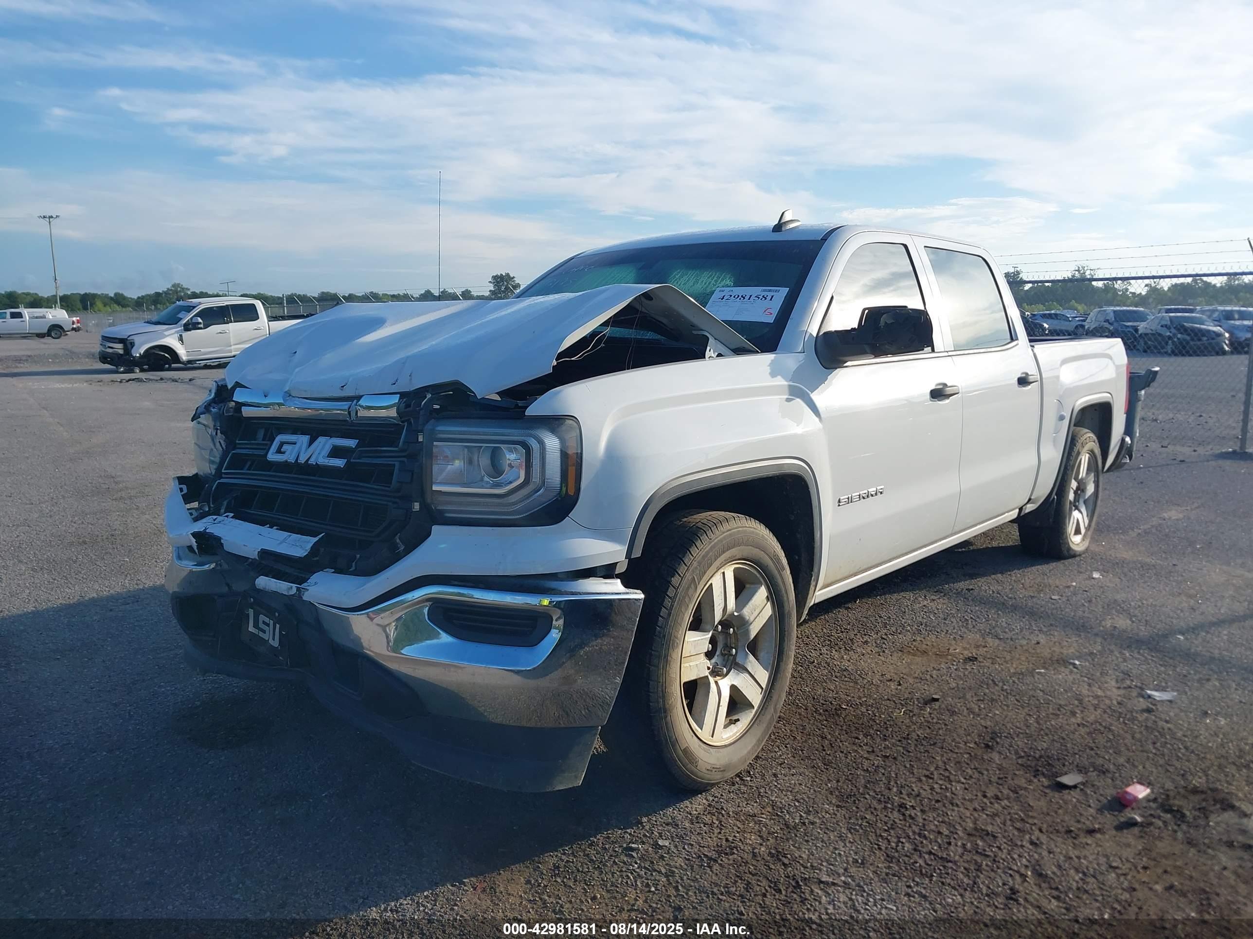 GMC SIERRA image 2