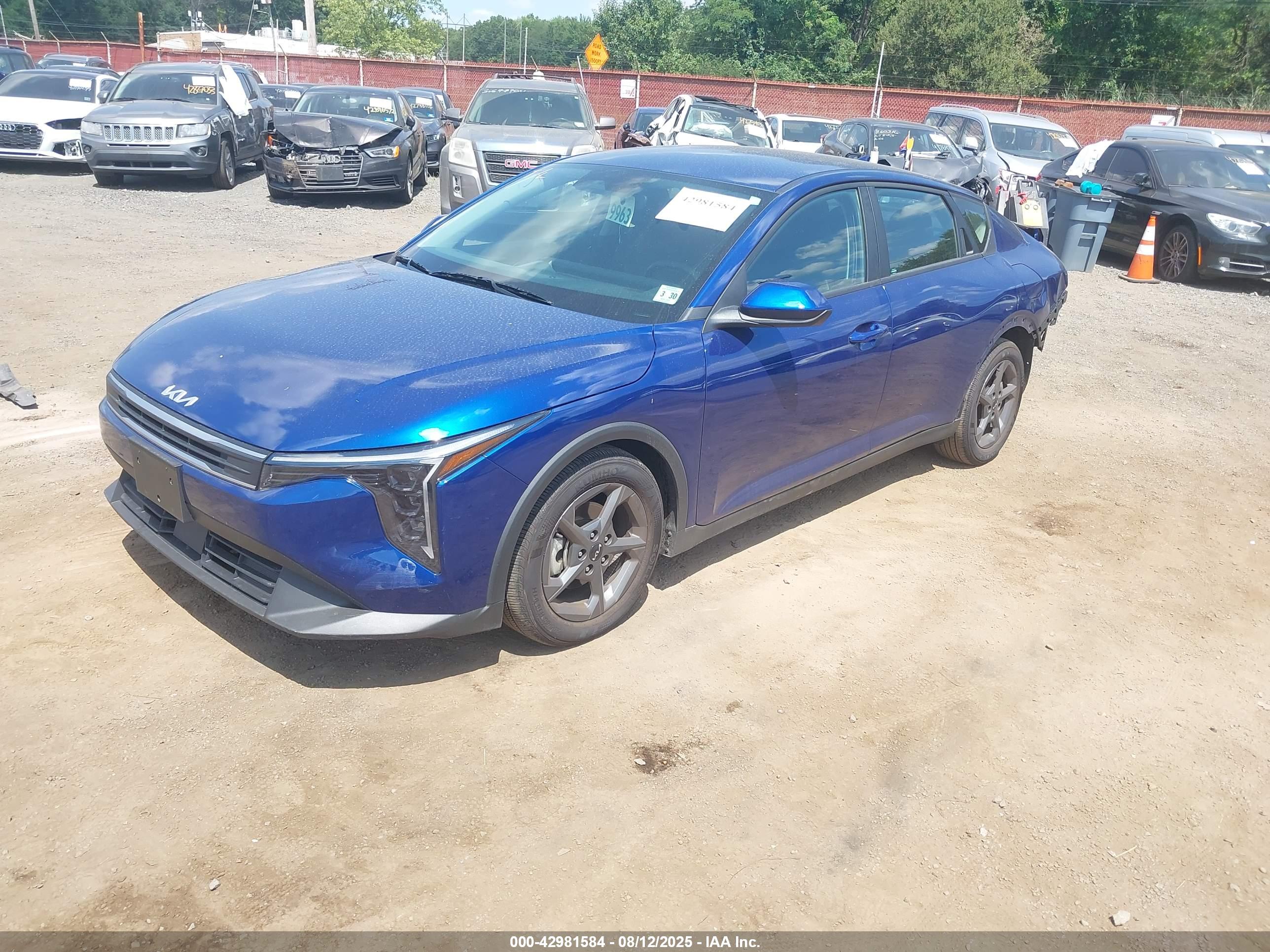 KIA K4 image 2