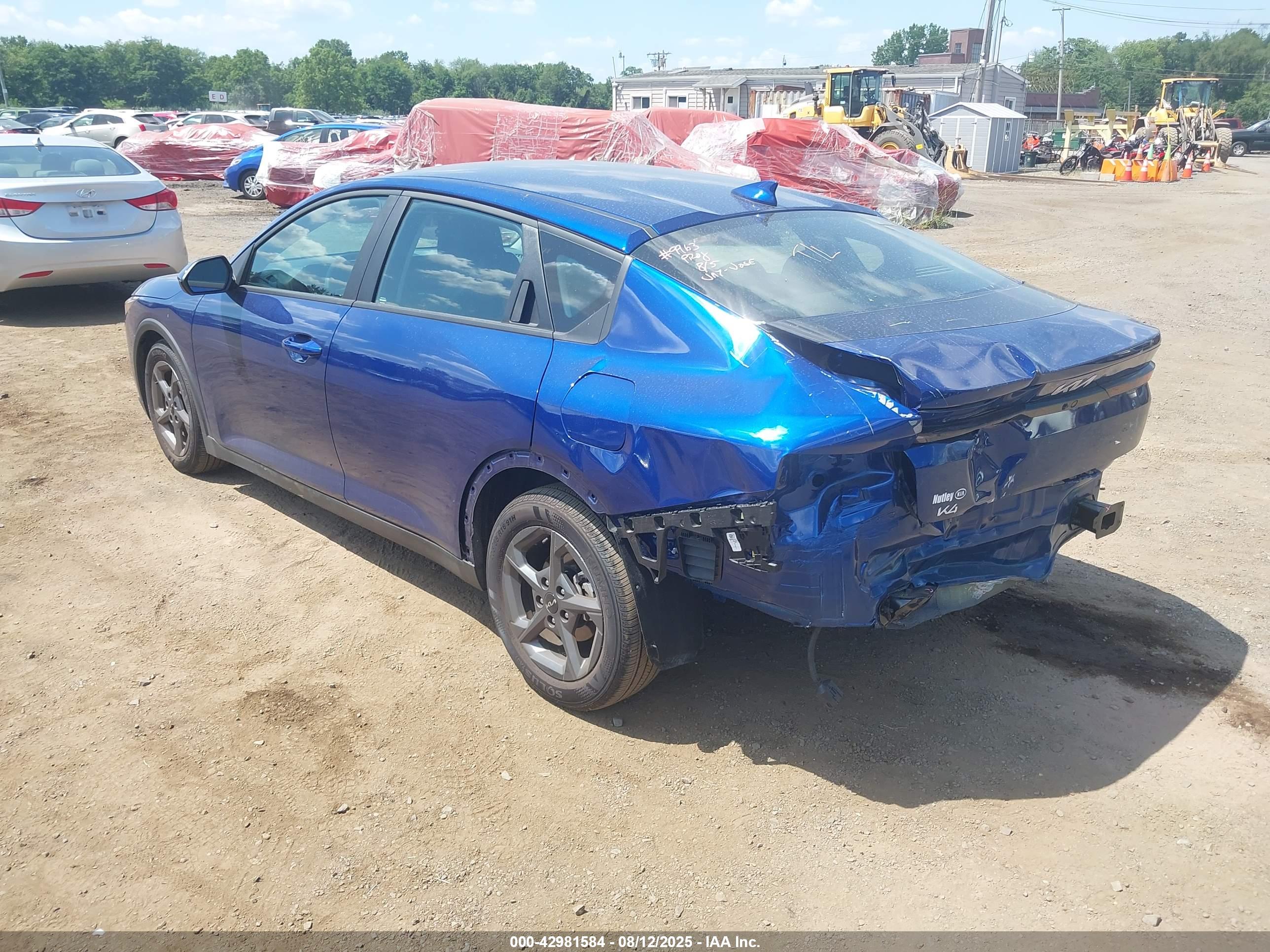 KIA K4 image 3