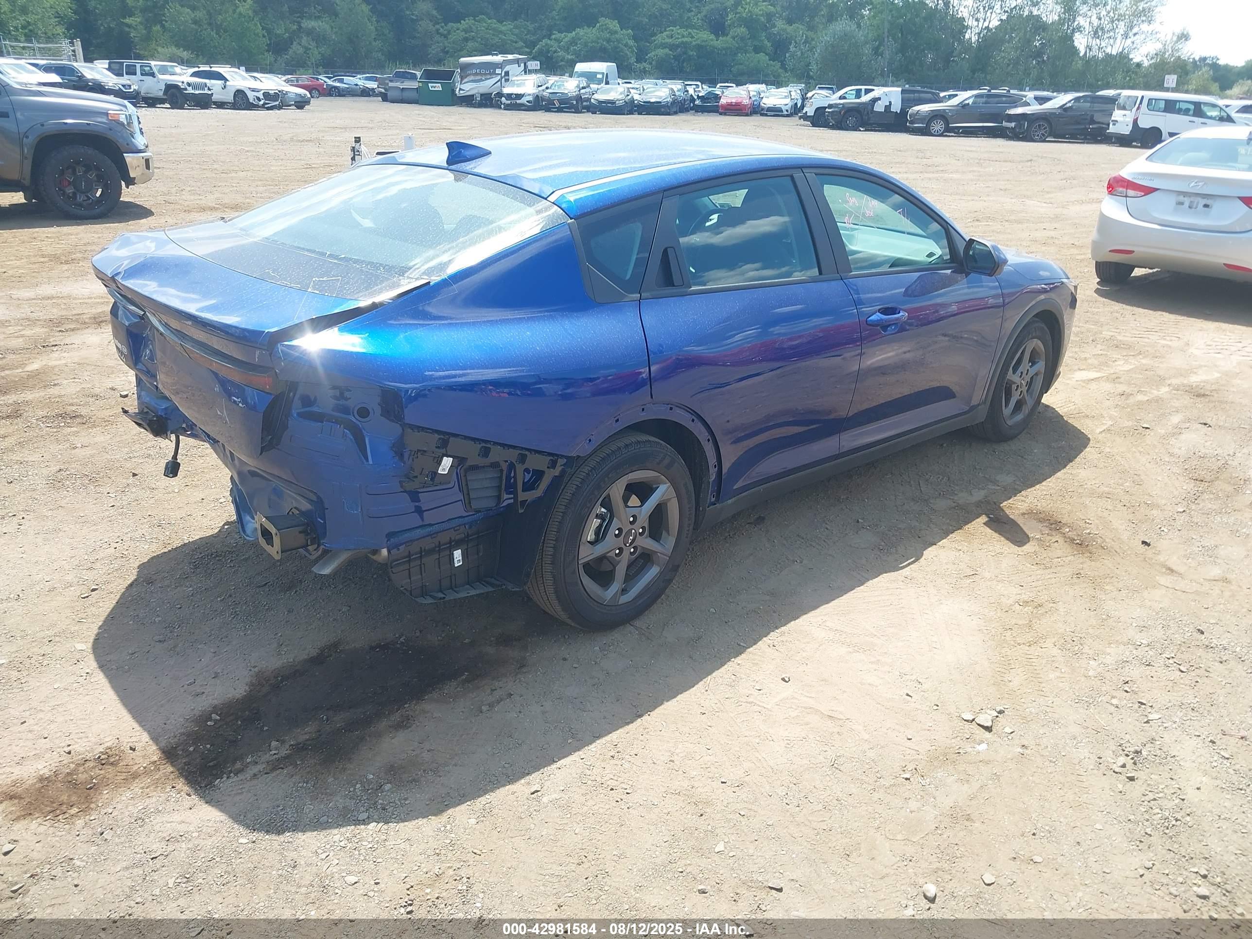 KIA K4 image 4
