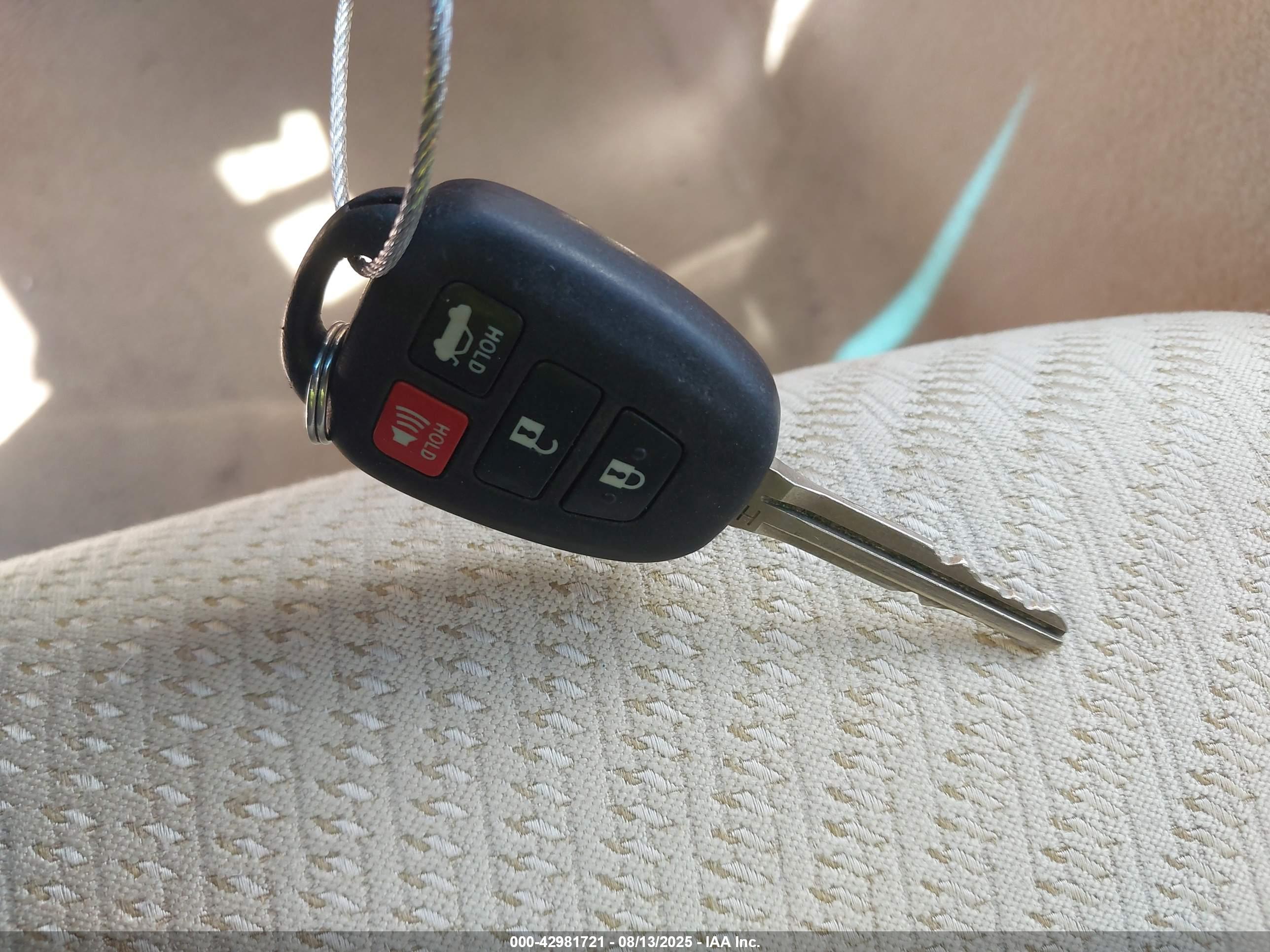 TOYOTA CAMRY image 11