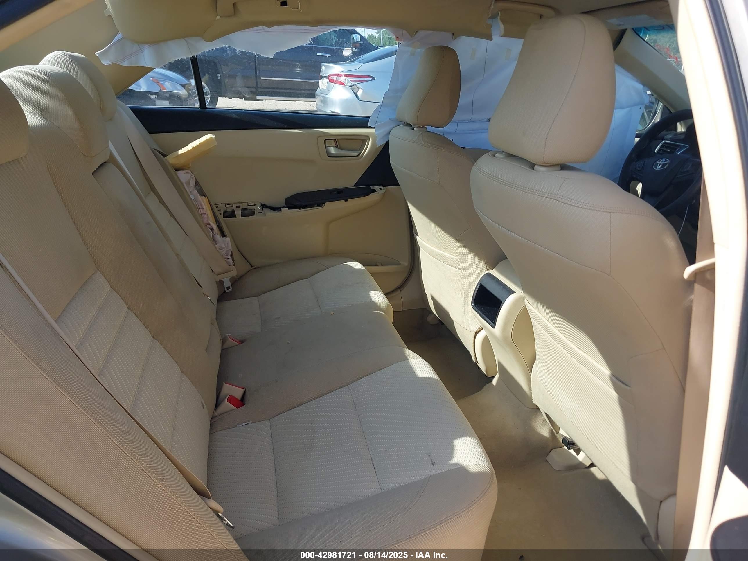 TOYOTA CAMRY image 8