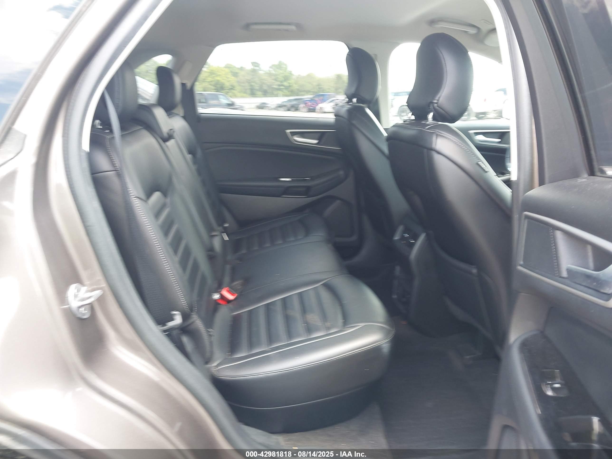 FORD EDGE image 8
