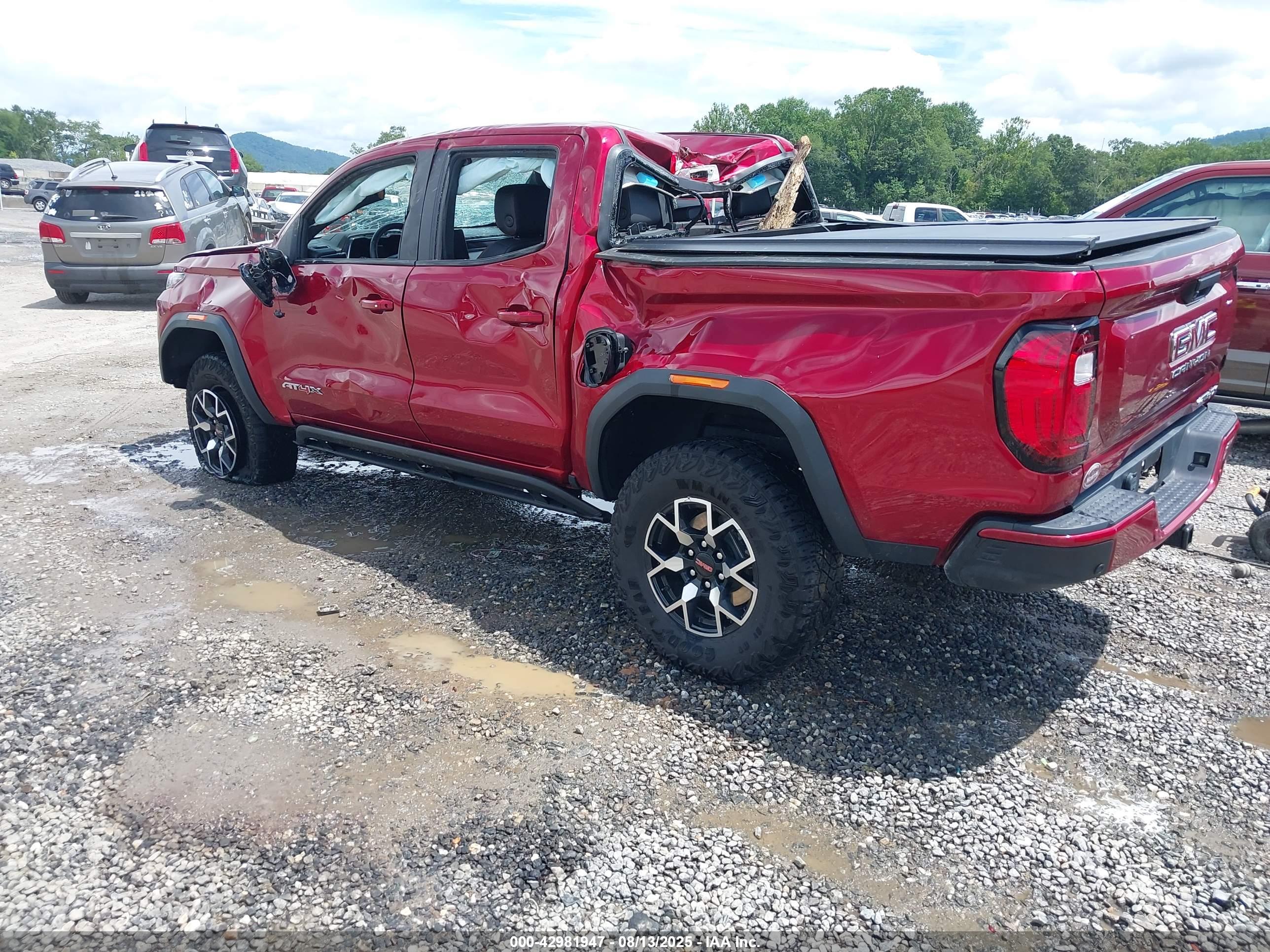 GMC CANYON image 3