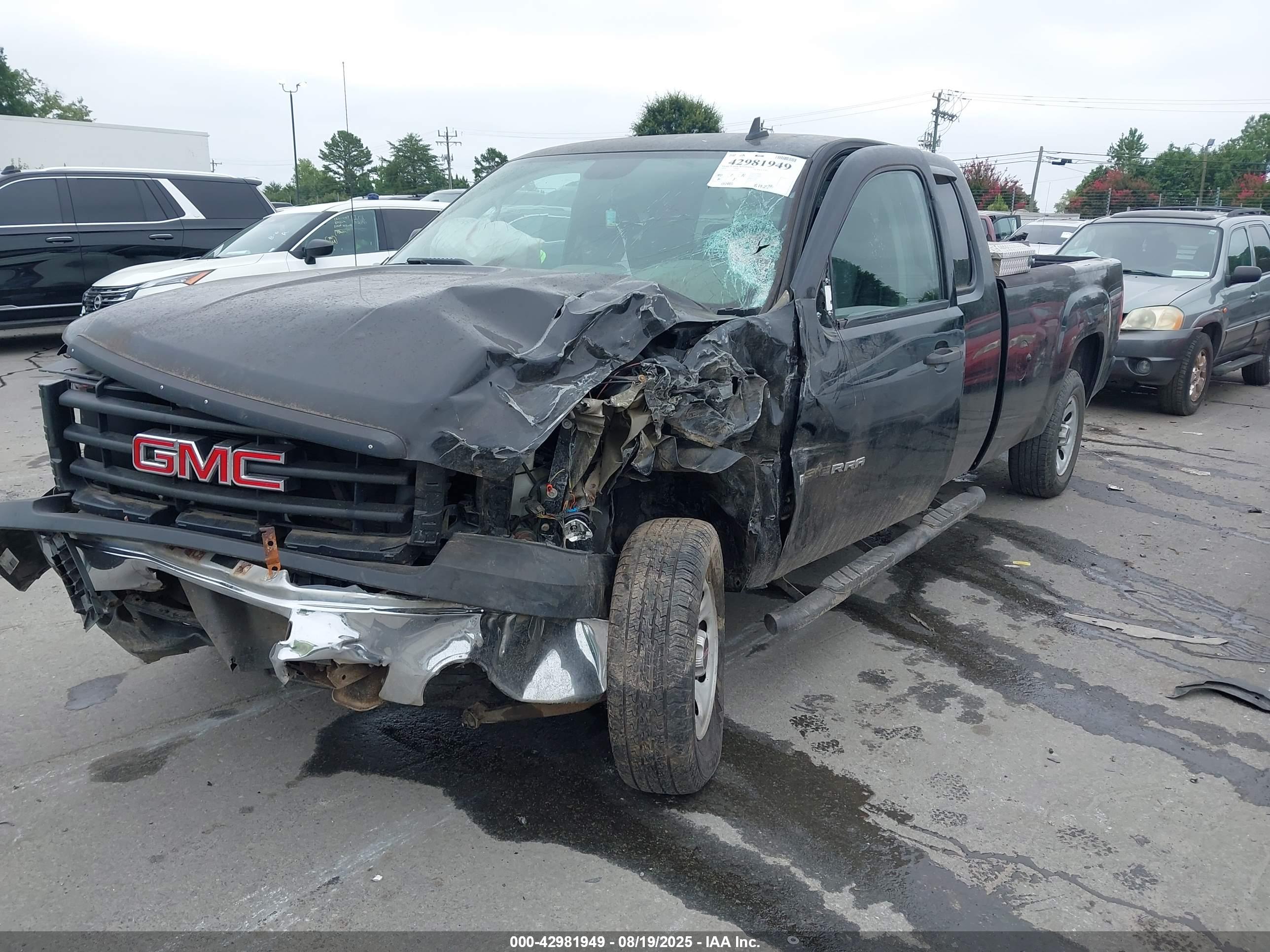 GMC SIERRA image 2