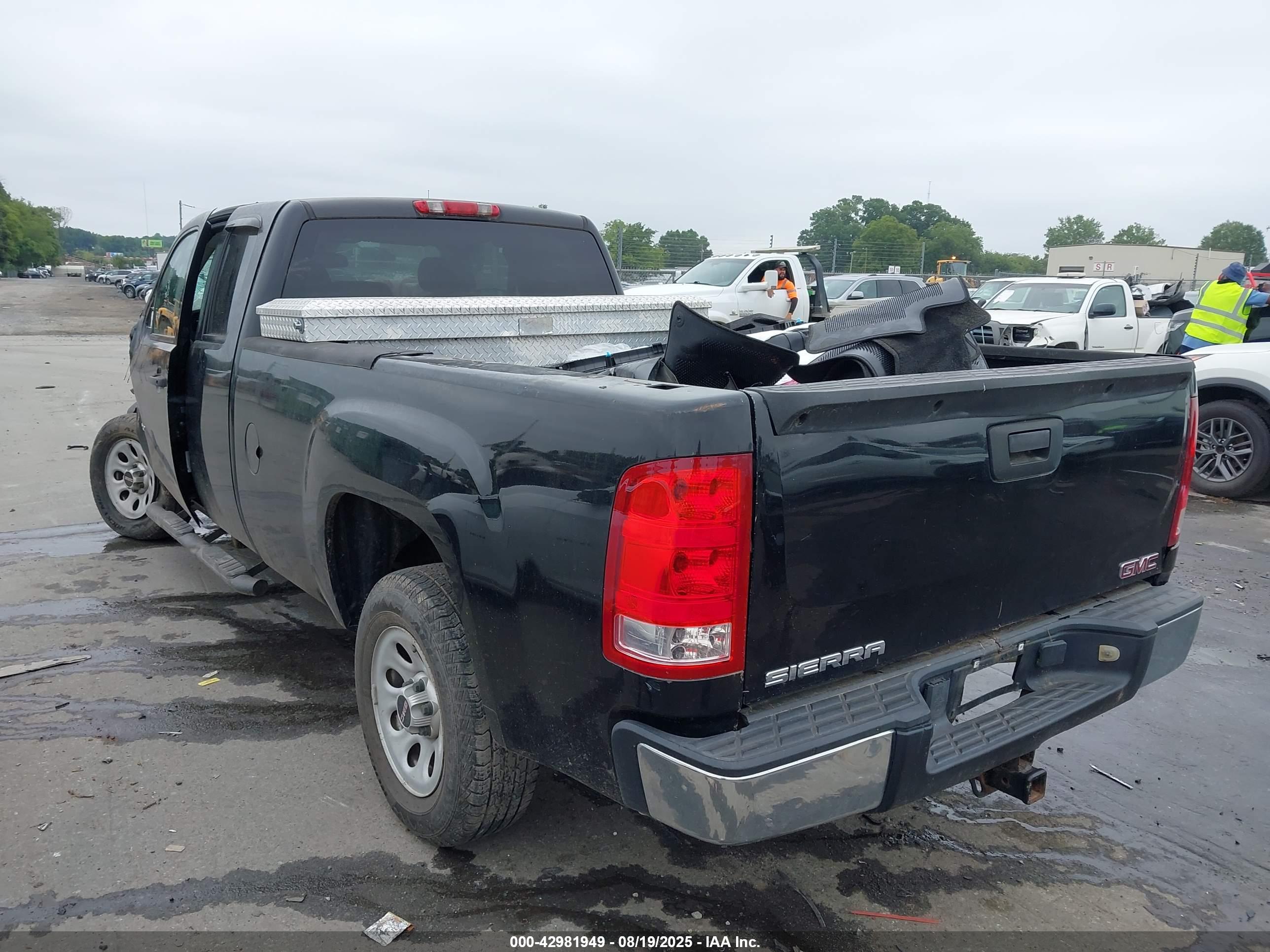GMC SIERRA image 3