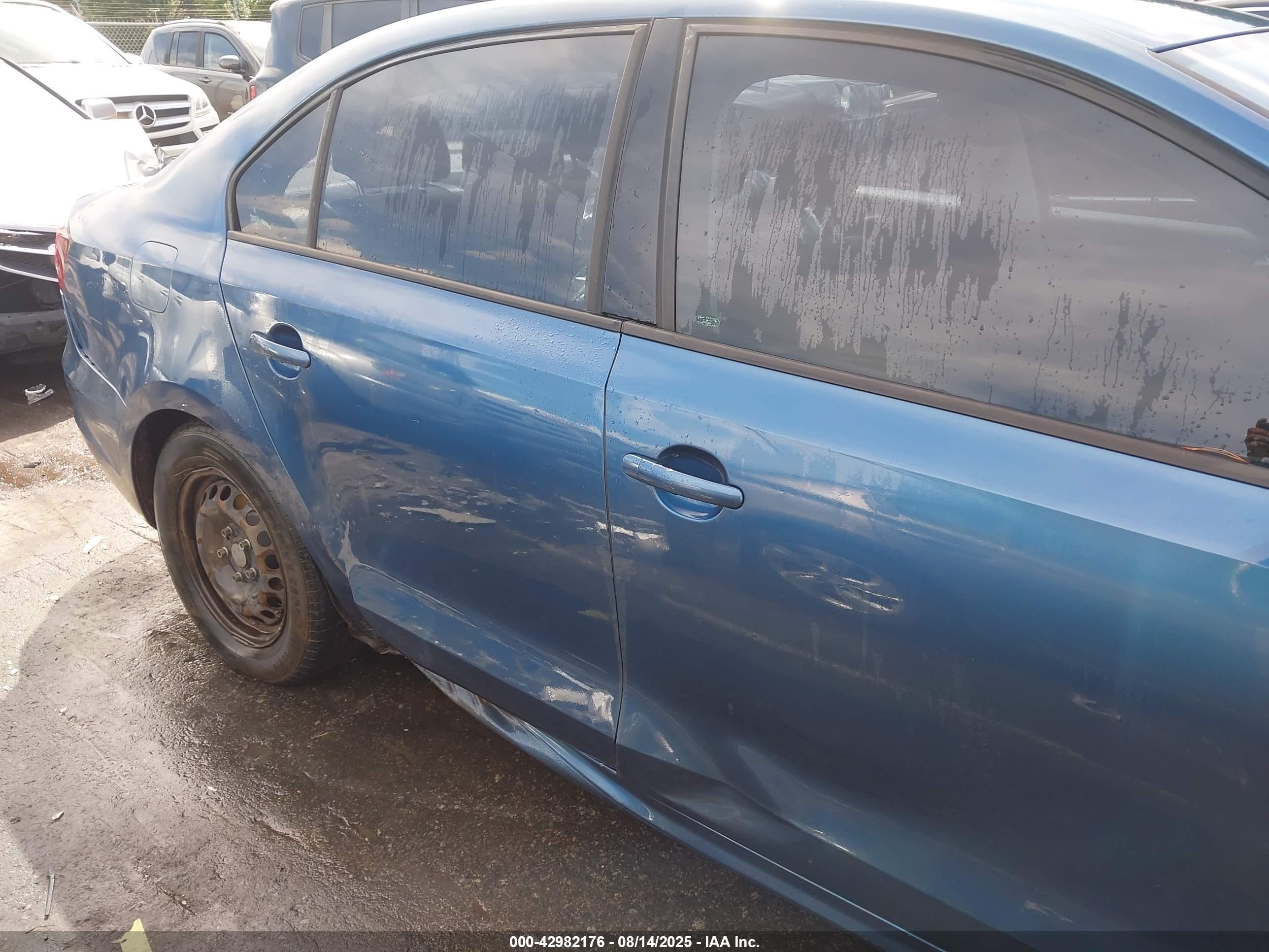 VOLKSWAGEN JETTA image 6