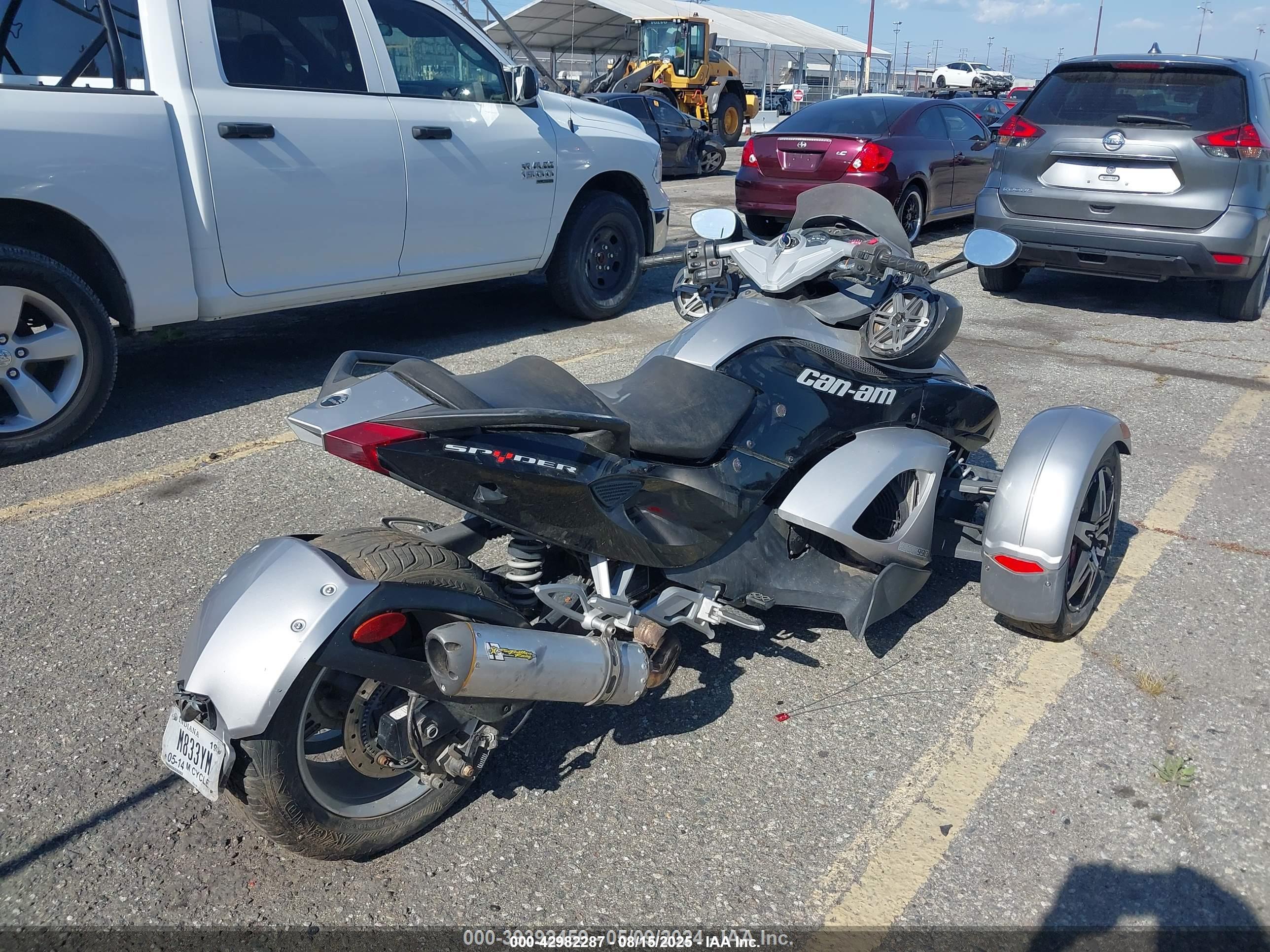 CAN-AM SPYDER image 4