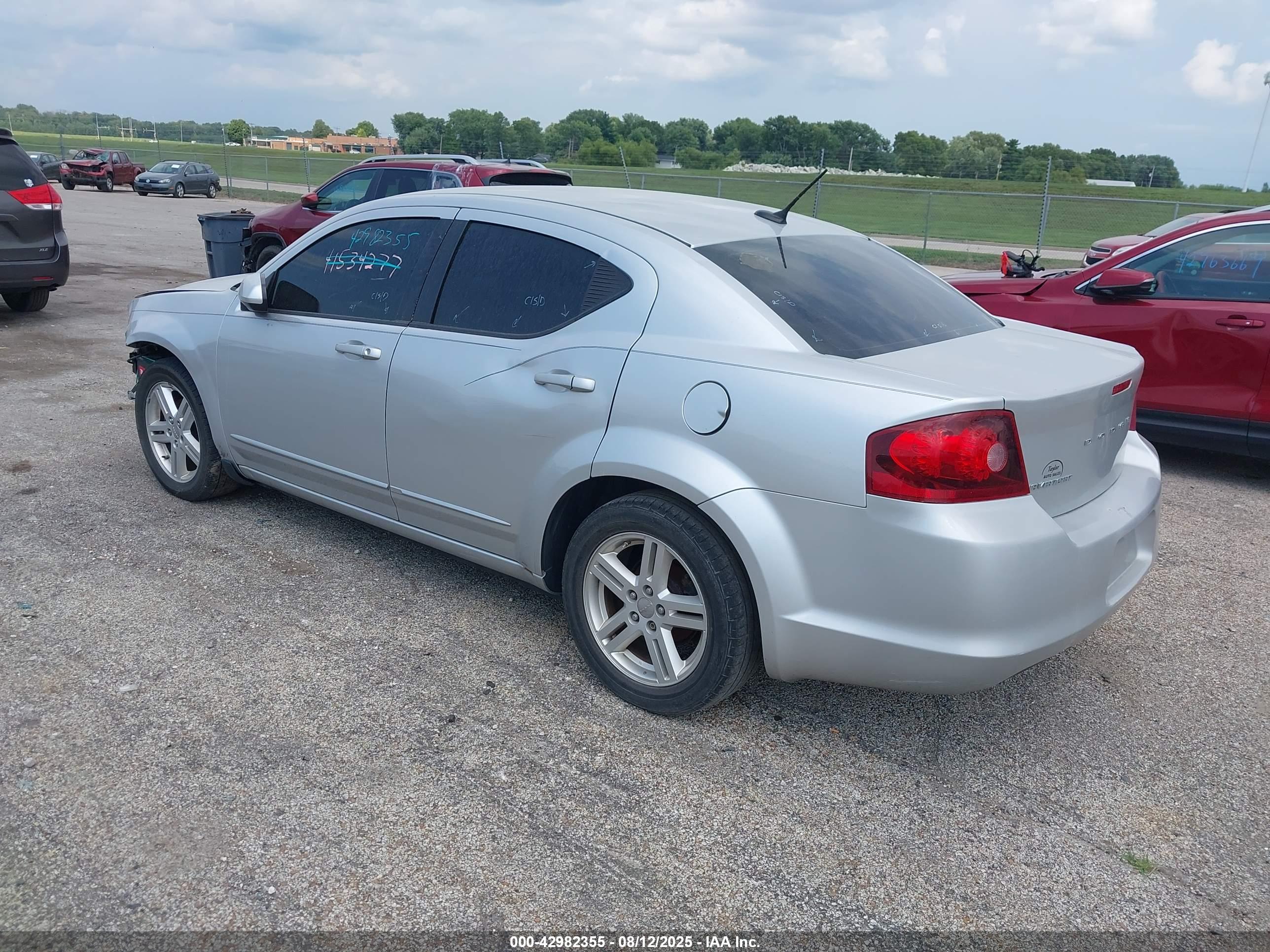 DODGE AVENGER image 3