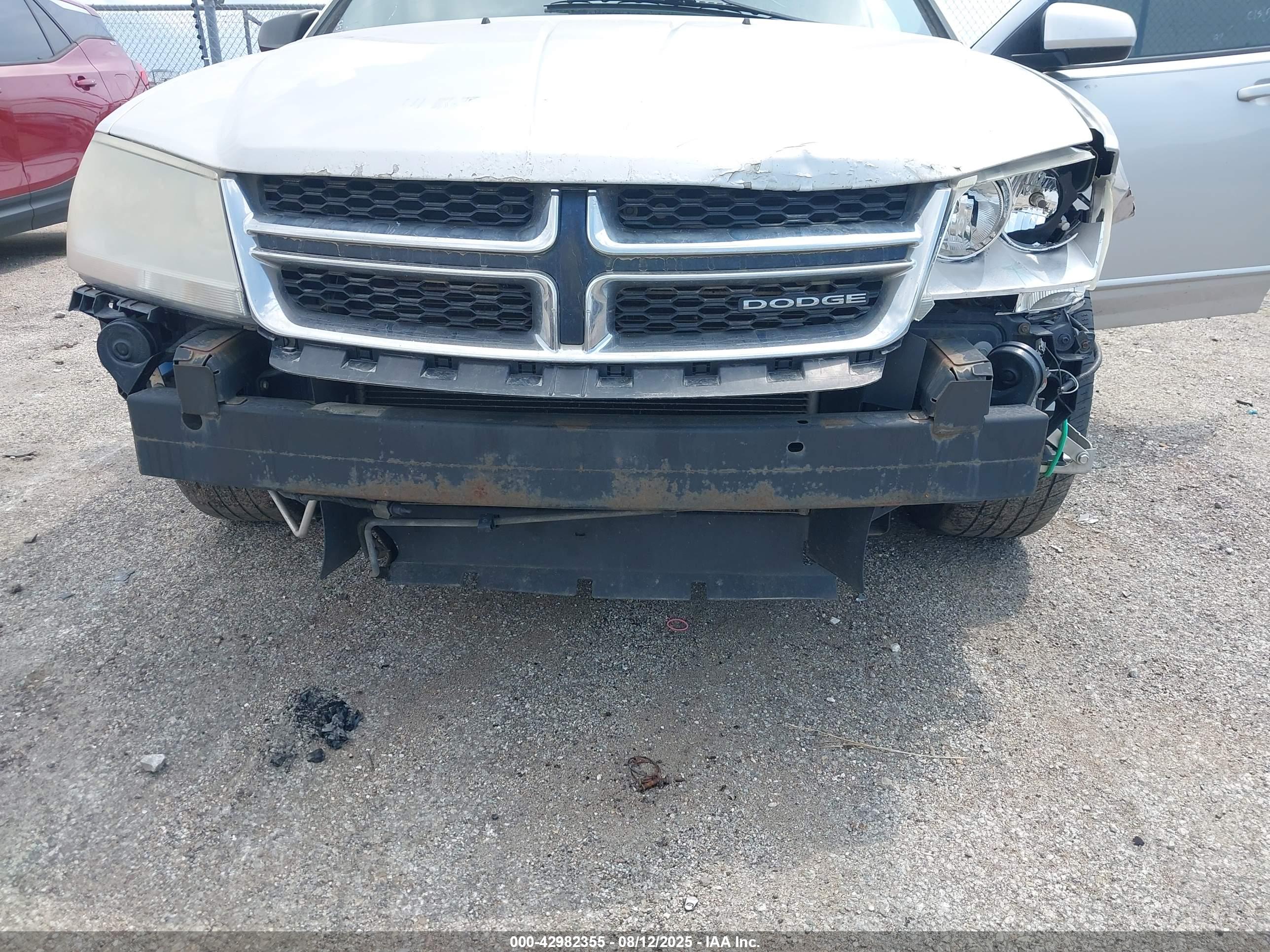 DODGE AVENGER image 6