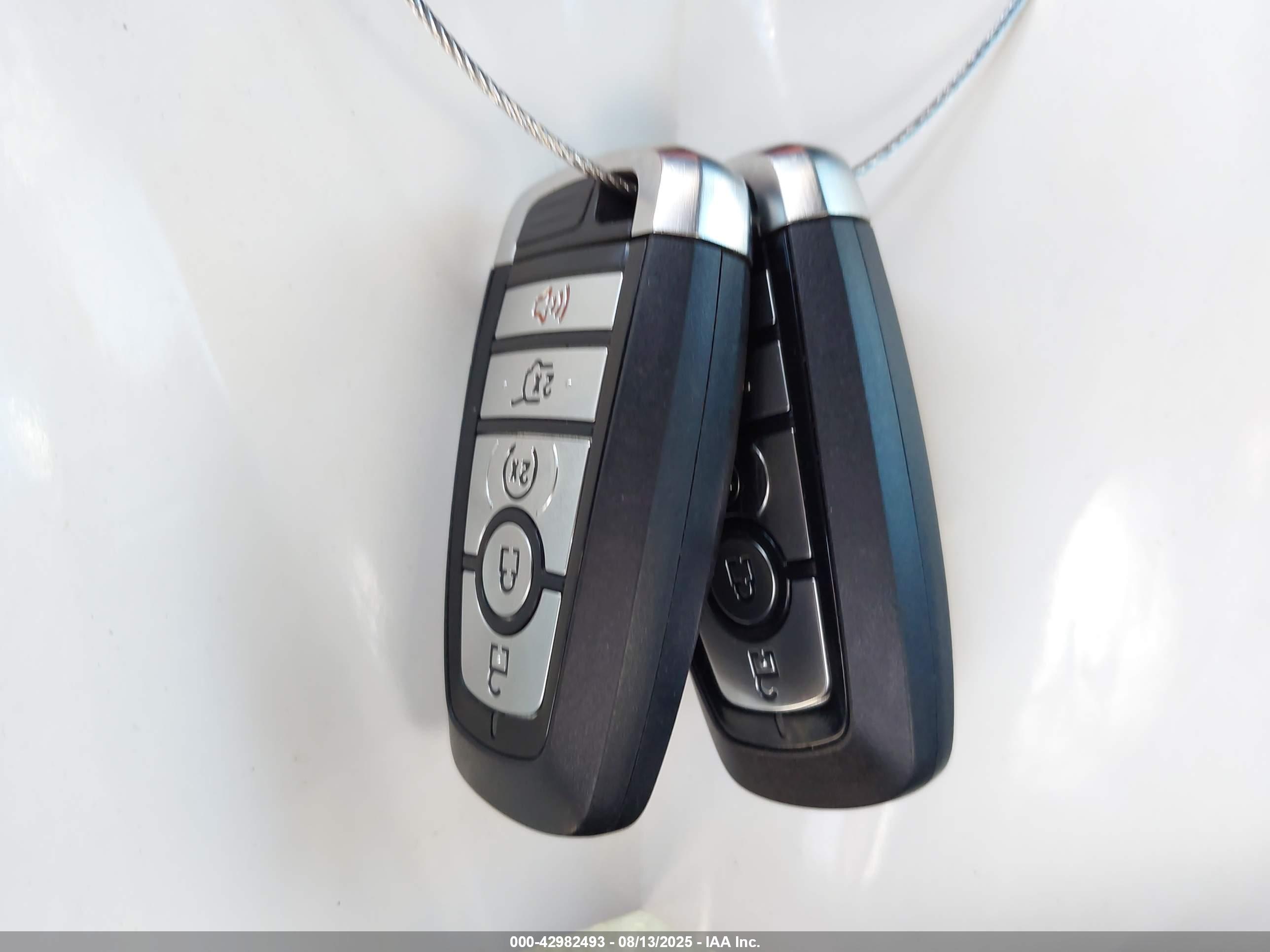 FORD EXPLORER image 11