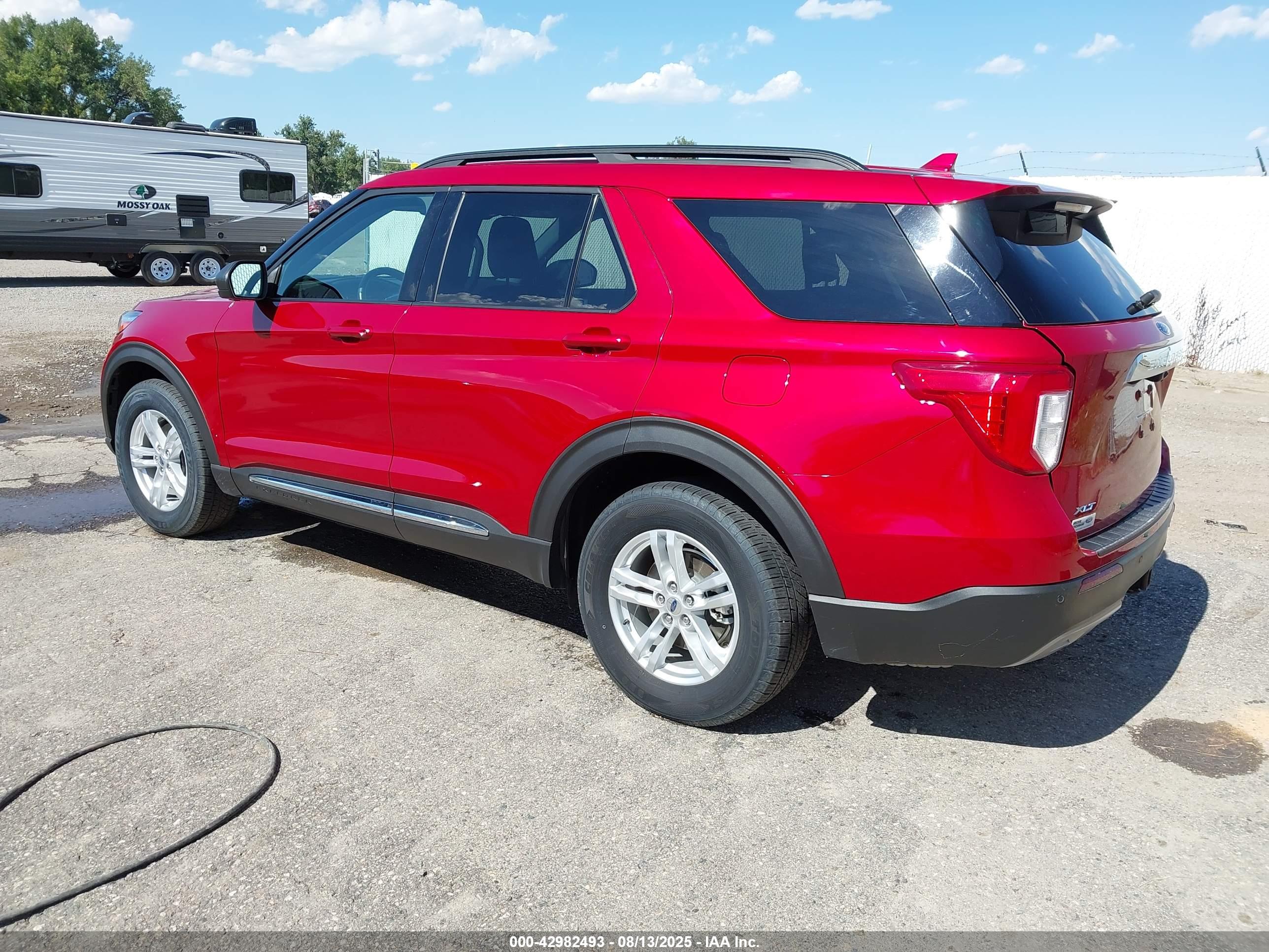 FORD EXPLORER image 3