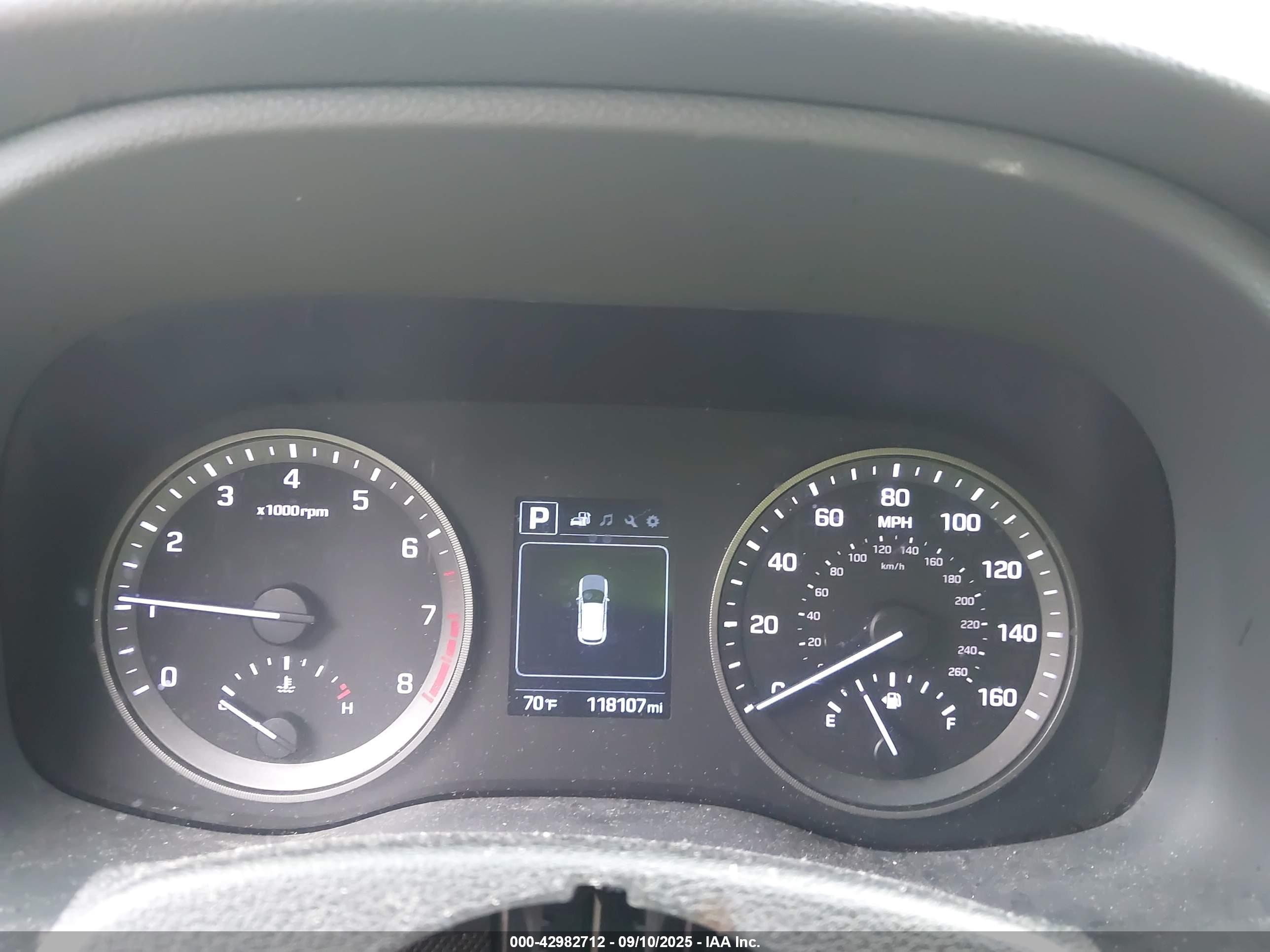 HYUNDAI TUCSON image 7