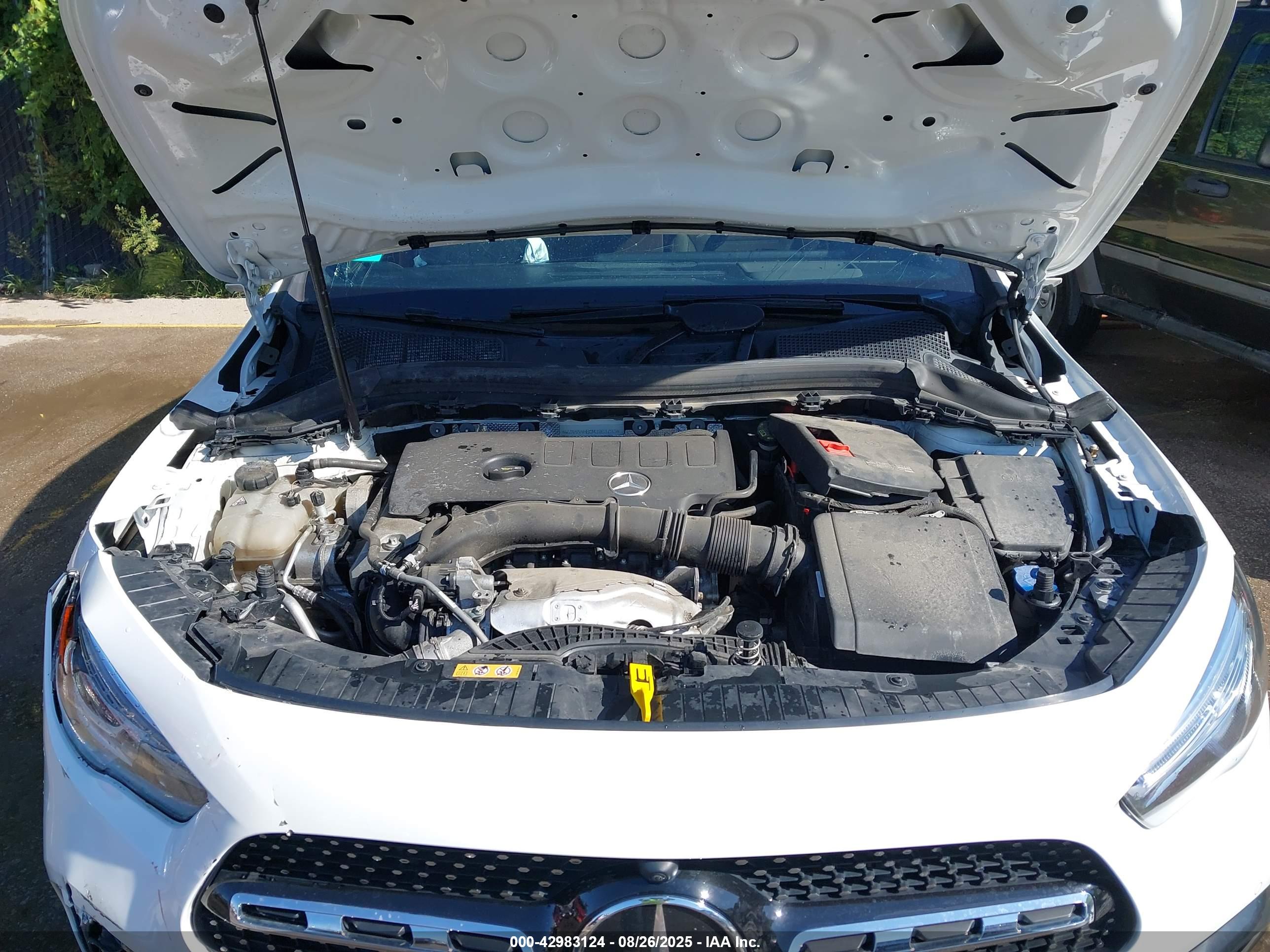 MERCEDES-BENZ GLA image 10