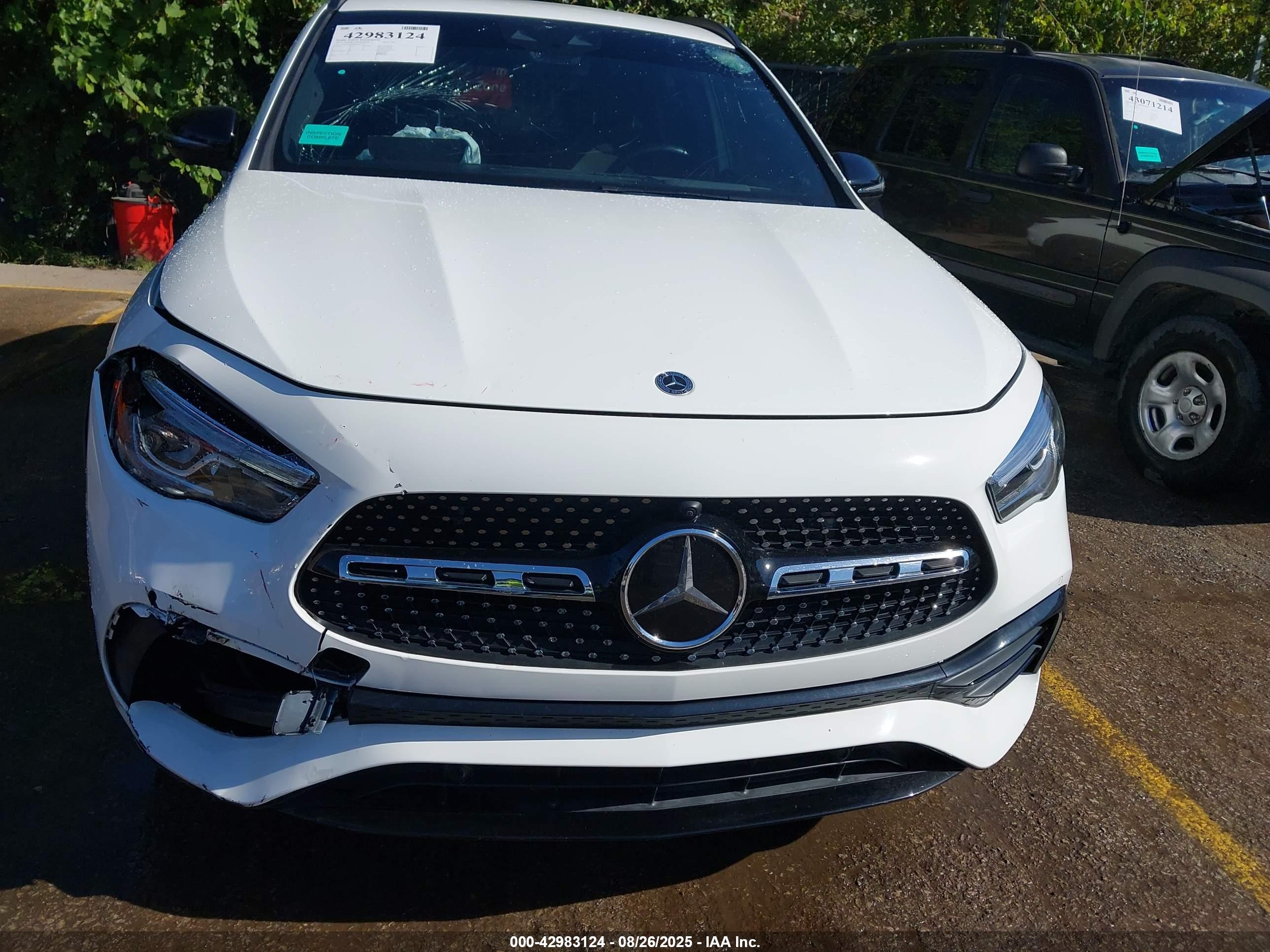 MERCEDES-BENZ GLA image 6
